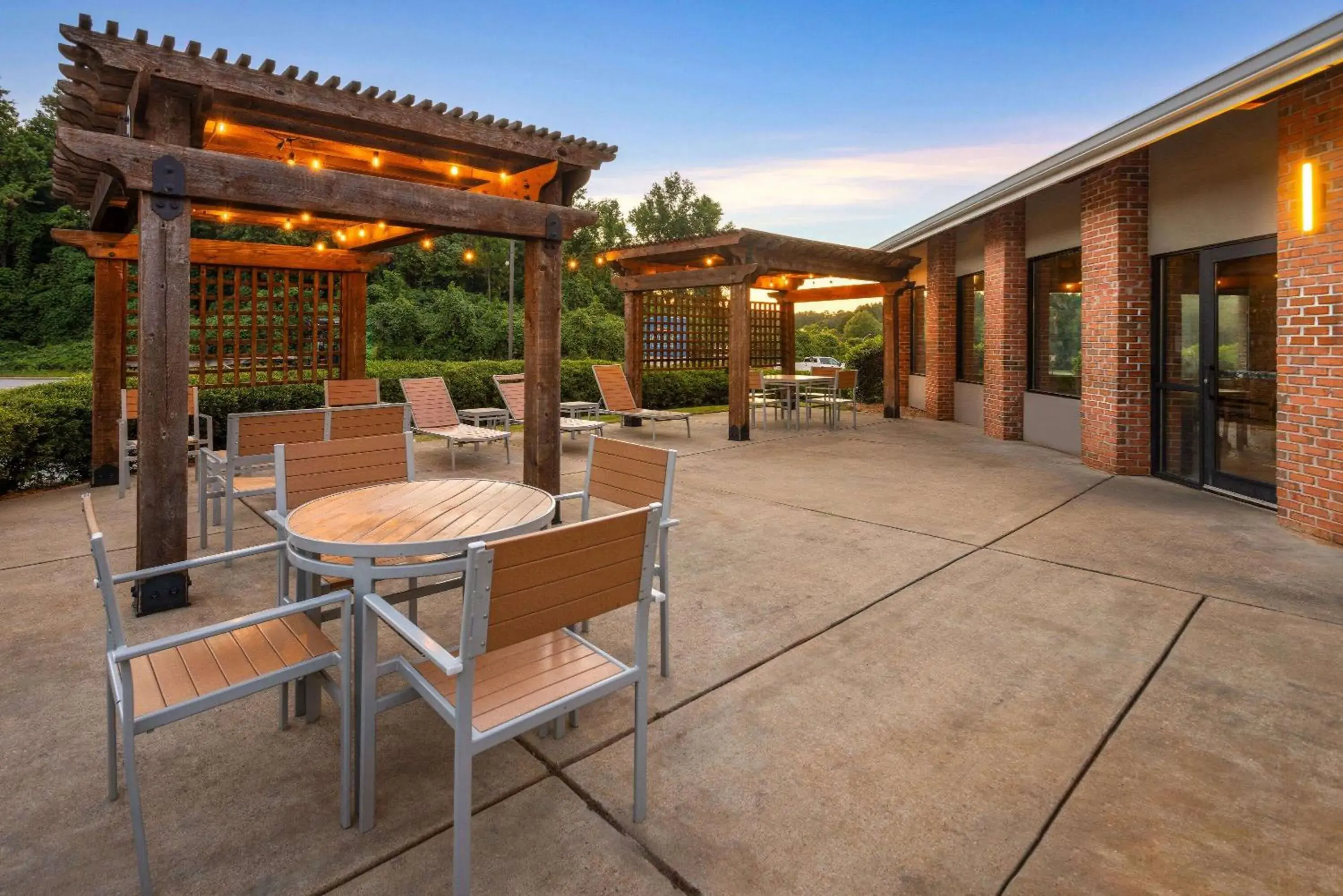 Property building in Baymont by Wyndham LaGrange Property building in Baymont by Wyndham LaGrange