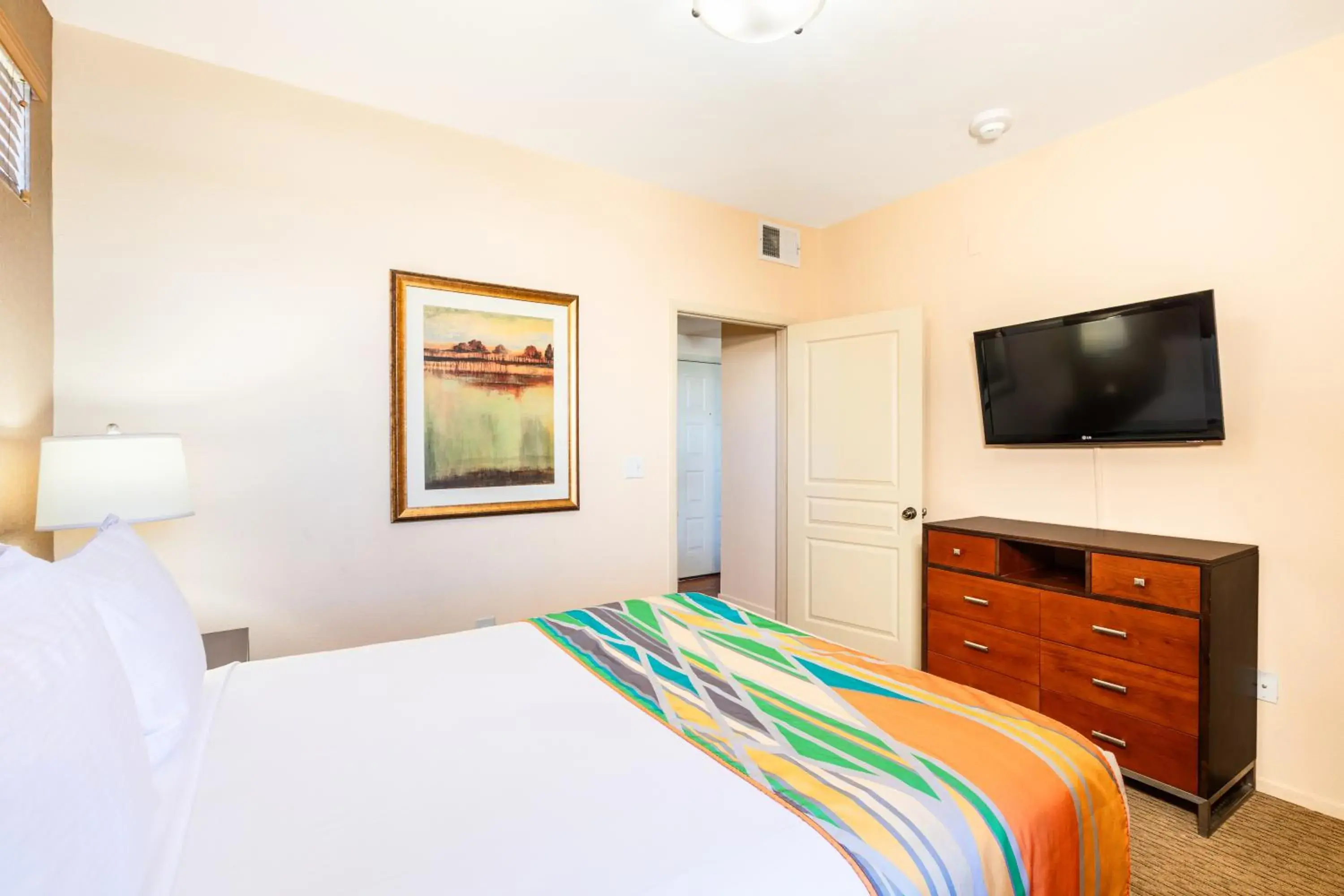 Bed in The Cliffs at Peace Canyon Bed in The Cliffs at Peace Canyon