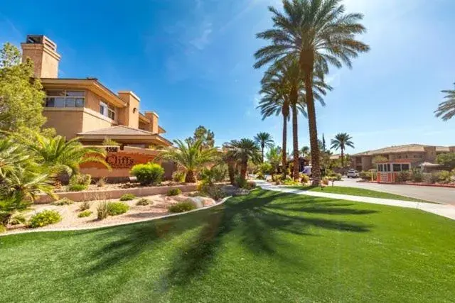 Facade/entrance in The Cliffs at Peace Canyon Facade/entrance in The Cliffs at Peace Canyon