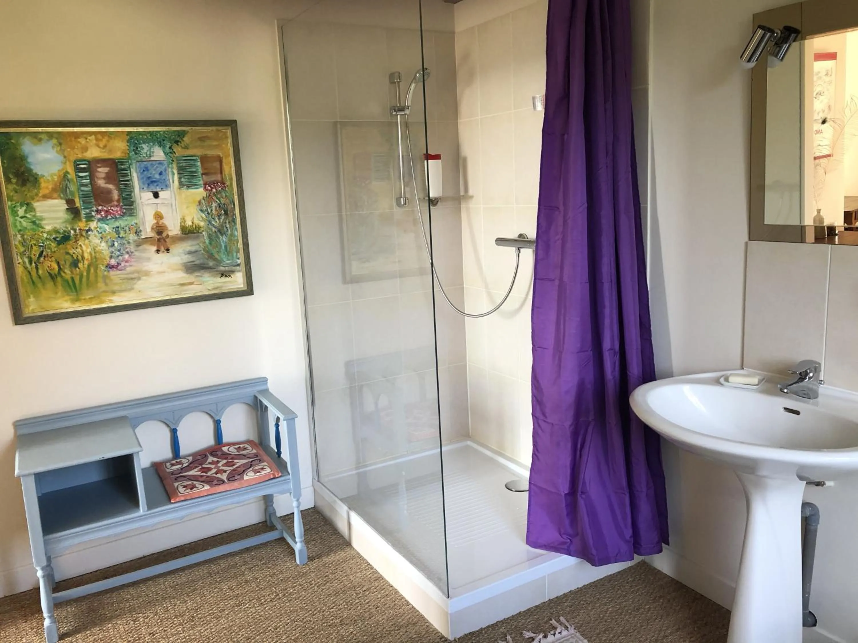 Shower in Grand-Varennes