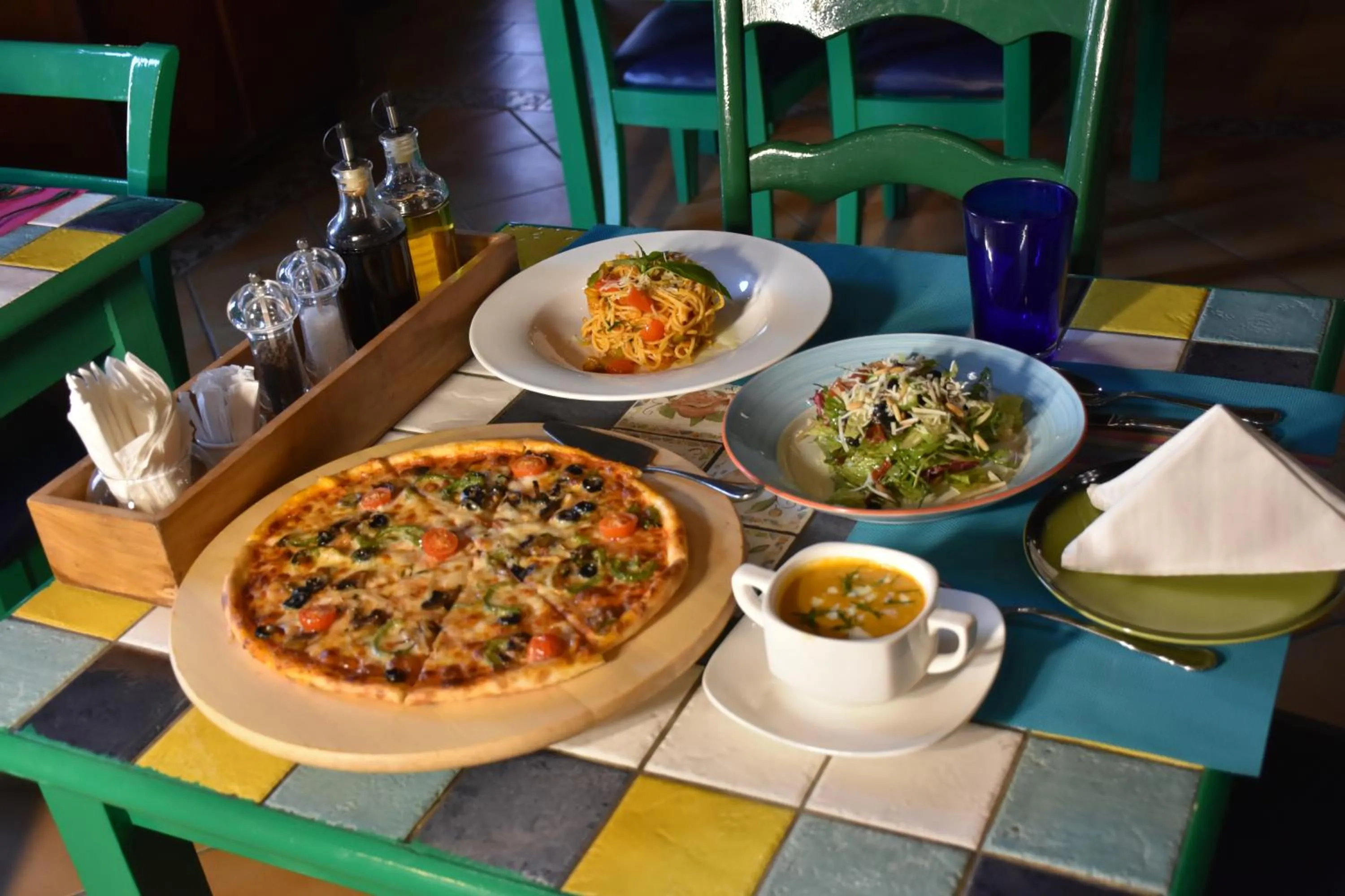 Food and drinks in Montrose - A Mayfair Collection Hotel