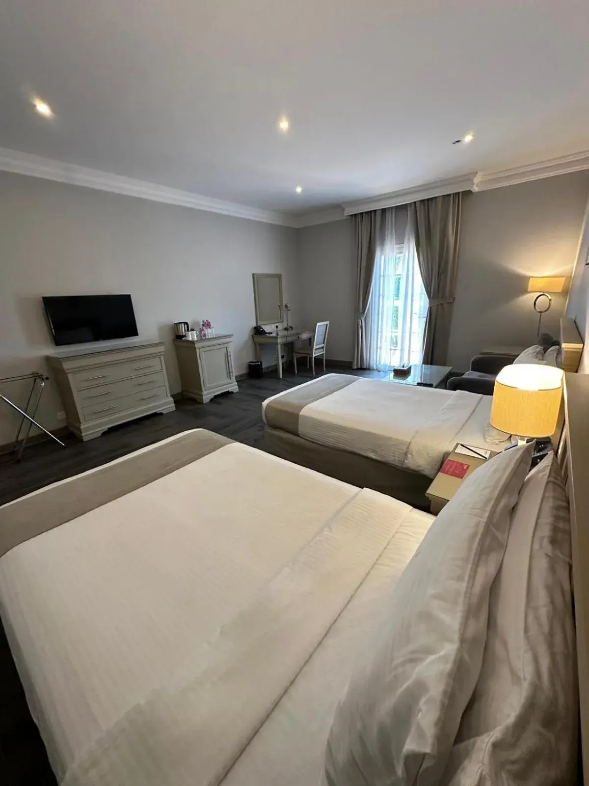 Bed in Mövenpick Hotel Kuwait Bed in Mövenpick Hotel Kuwait