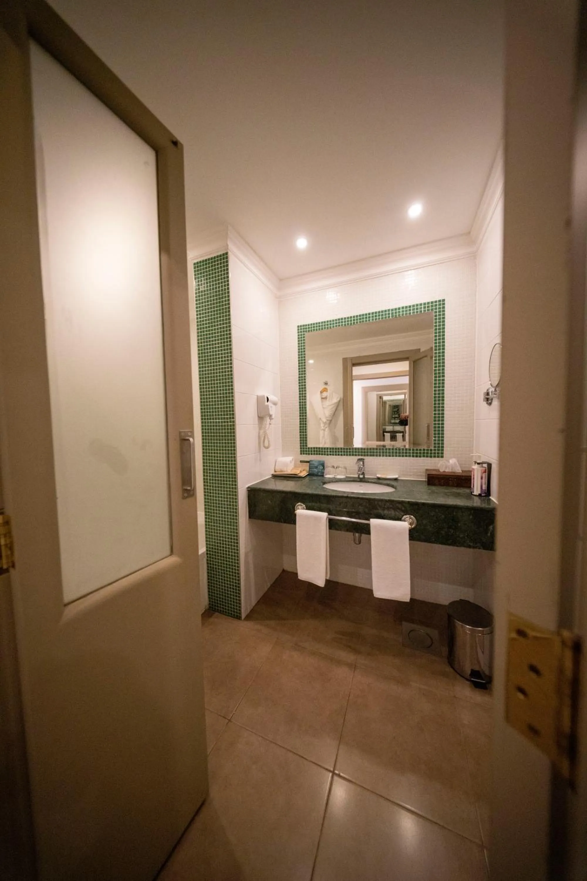Bathroom in Montrose - A Mayfair Collection Hotel
