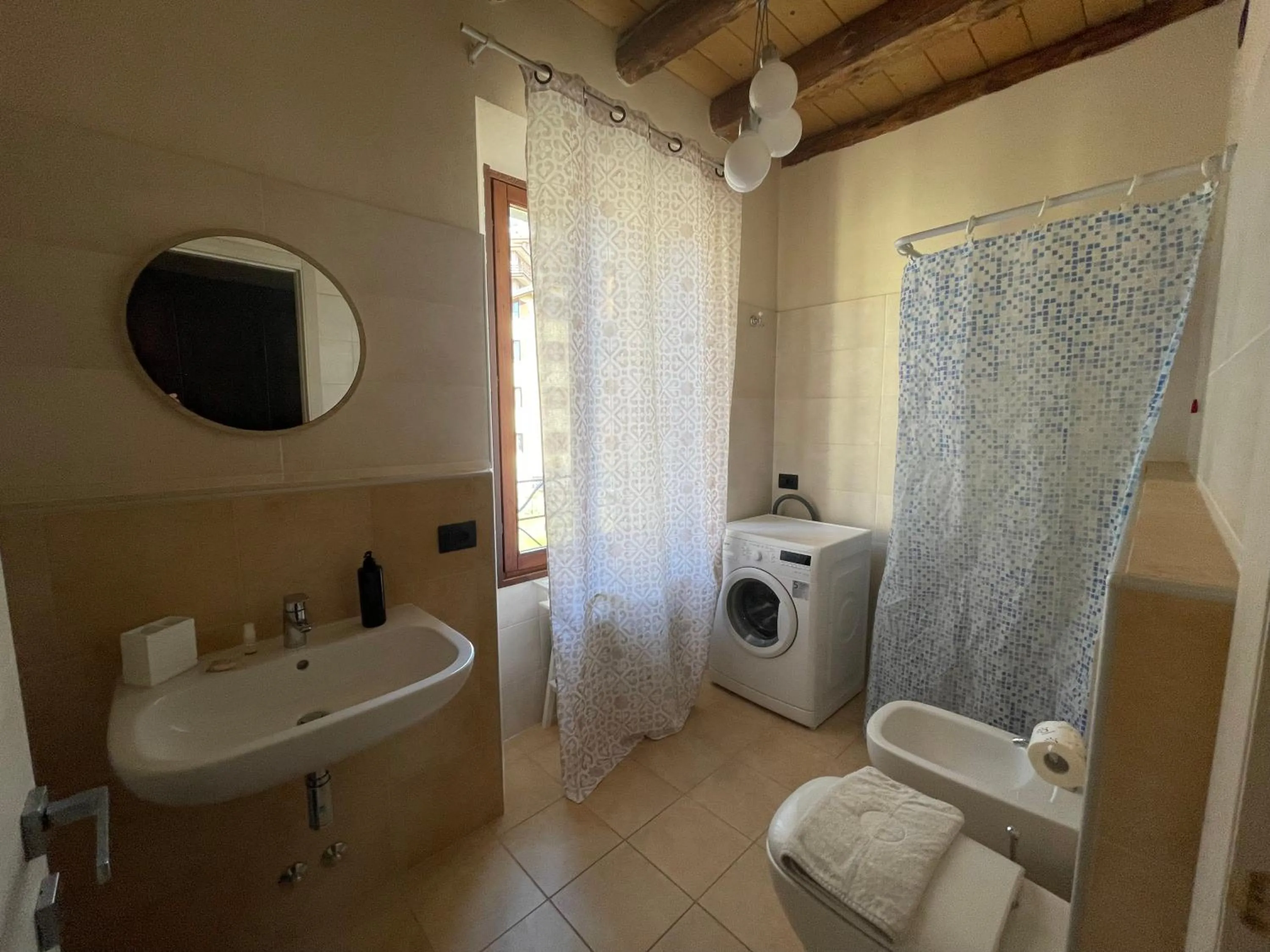 Bathroom in La Casa Sul Sasso In town serviced accommodations