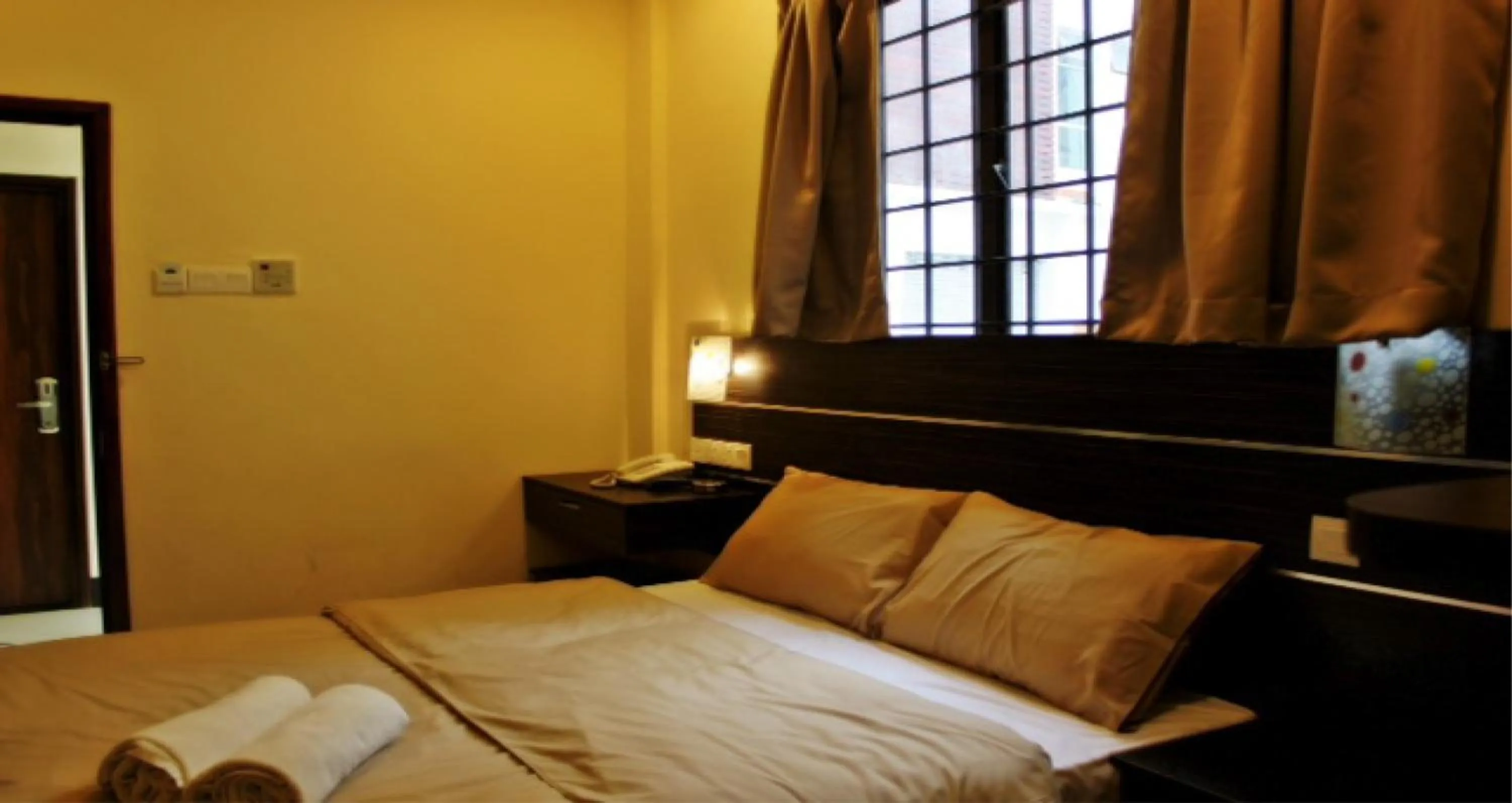 Property building, Bed in GOLDEN PALACE