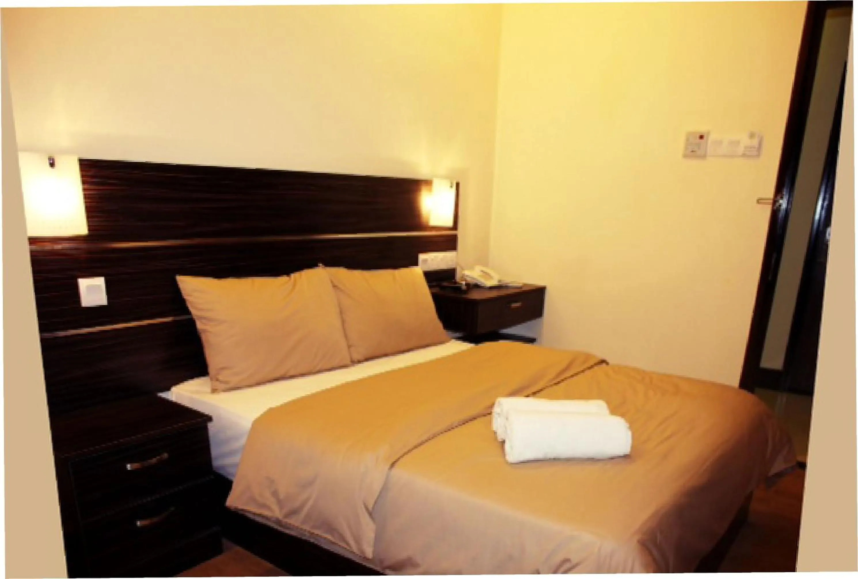 Property building, Bed in GOLDEN PALACE