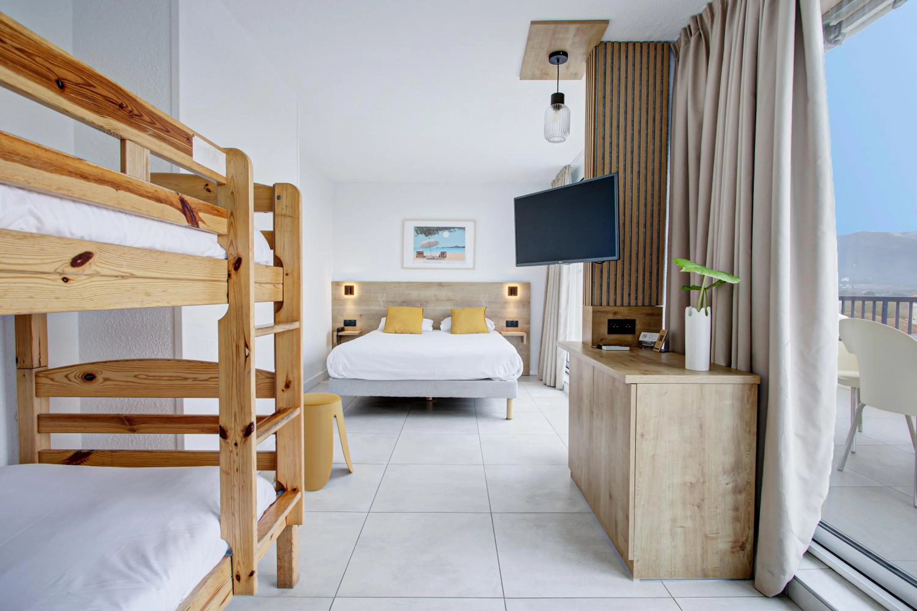 Bed in Hotel Centre Plage