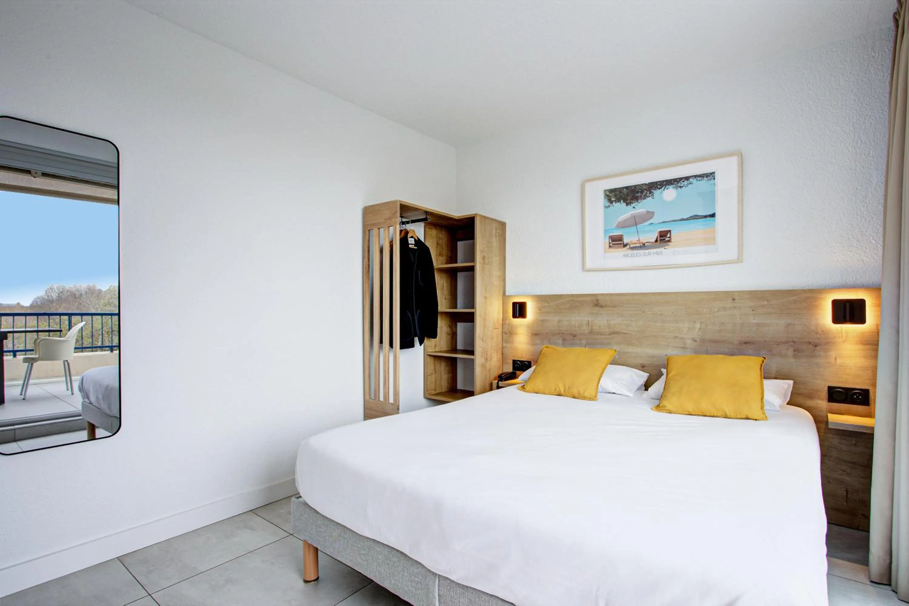 Bed in Hotel Centre Plage