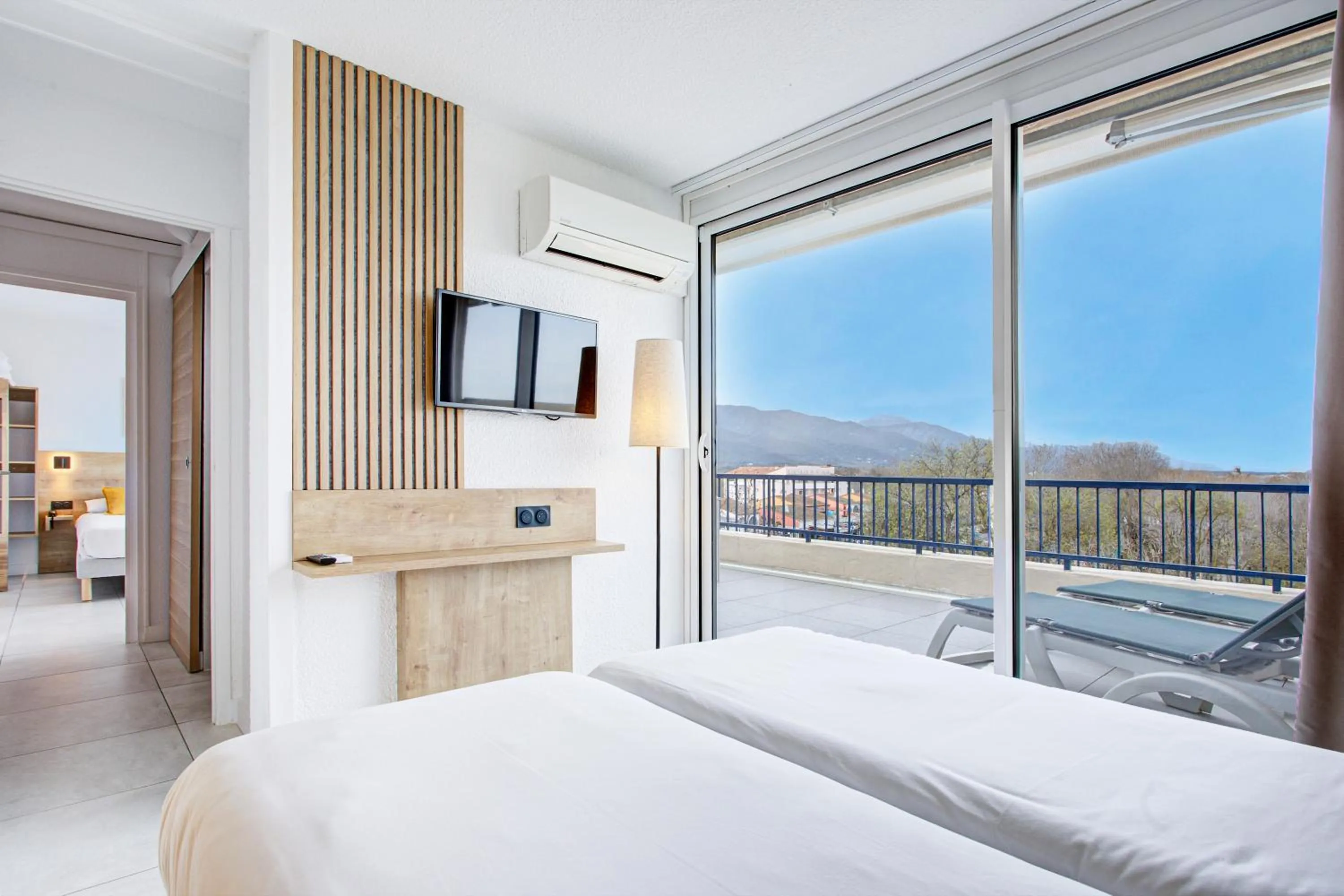 Bed in Hotel Centre Plage