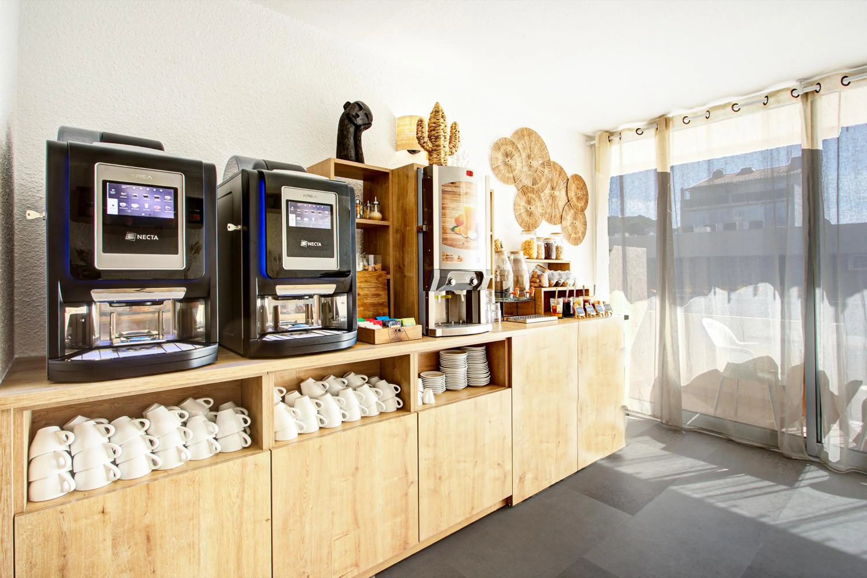 Buffet breakfast in Hotel Centre Plage