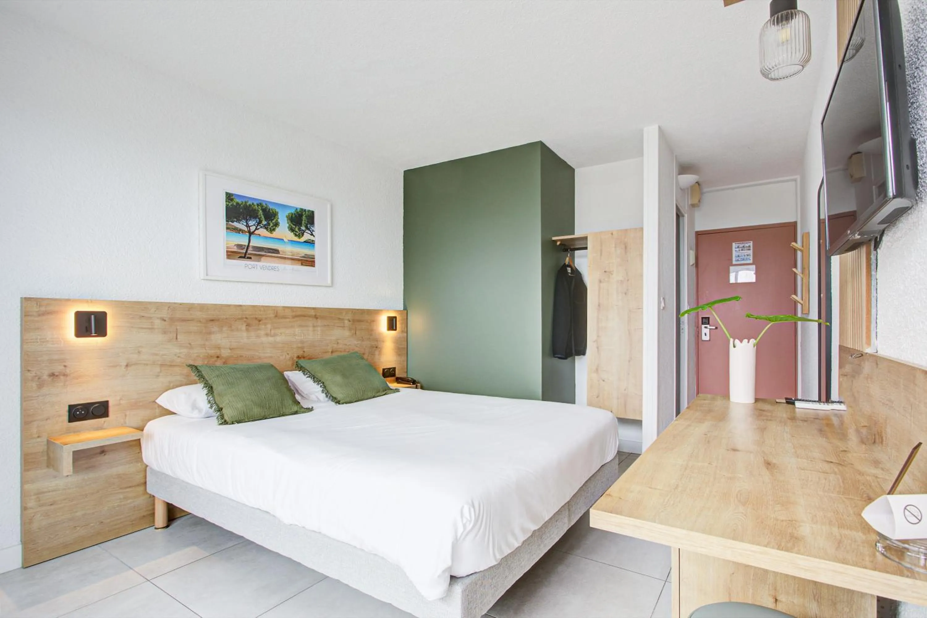 Photo of the whole room, Bed in Hotel Centre Plage