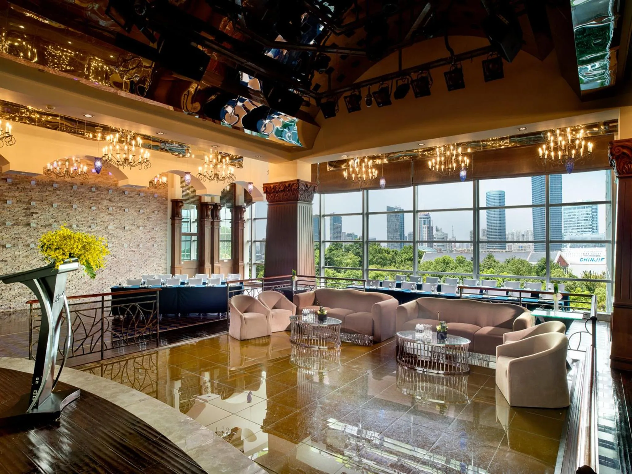 Lounge or bar, Restaurant/Places to Eat in Grand Kempinski Hotel Shanghai