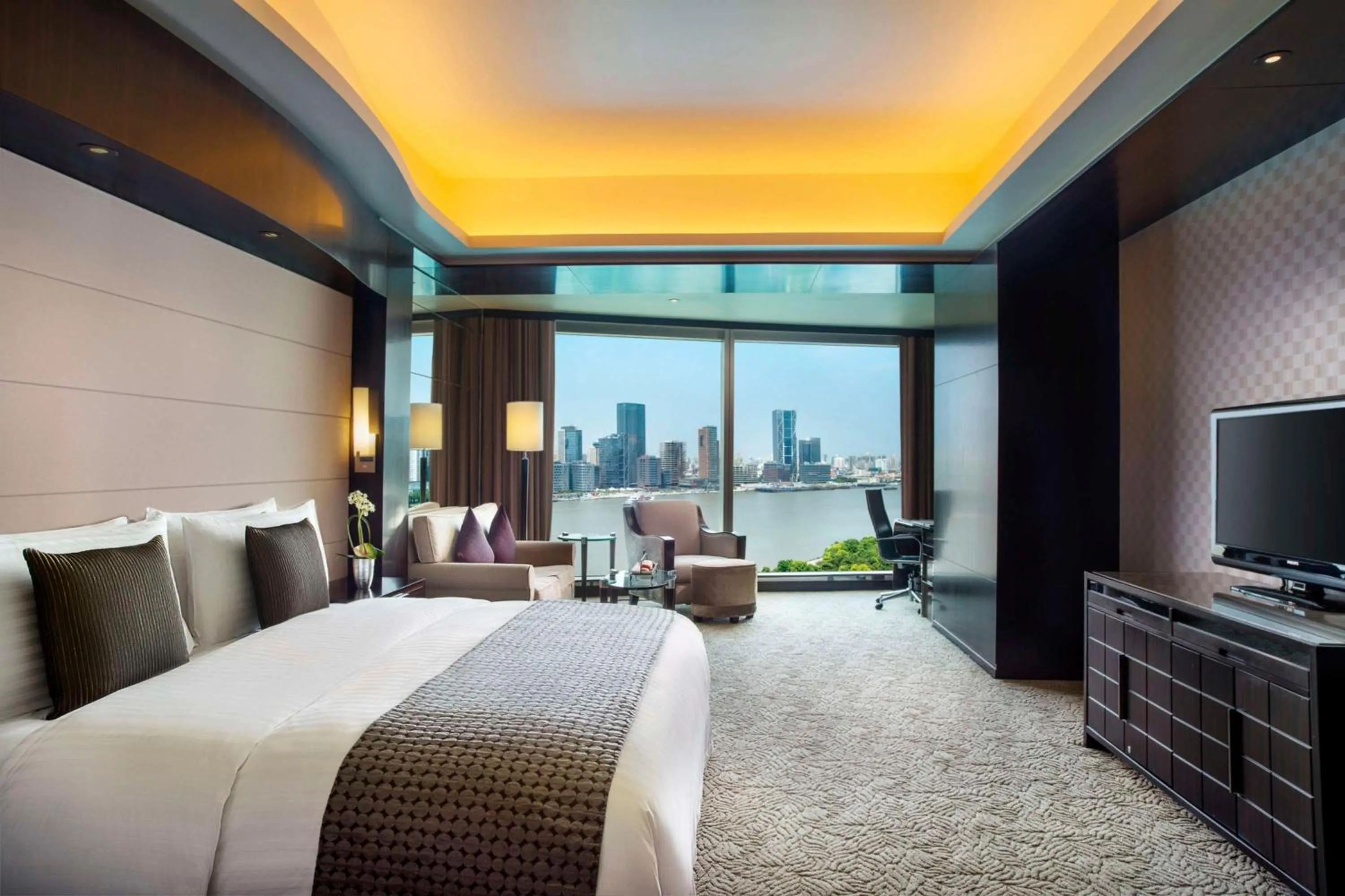Bedroom in Grand Kempinski Hotel Shanghai
