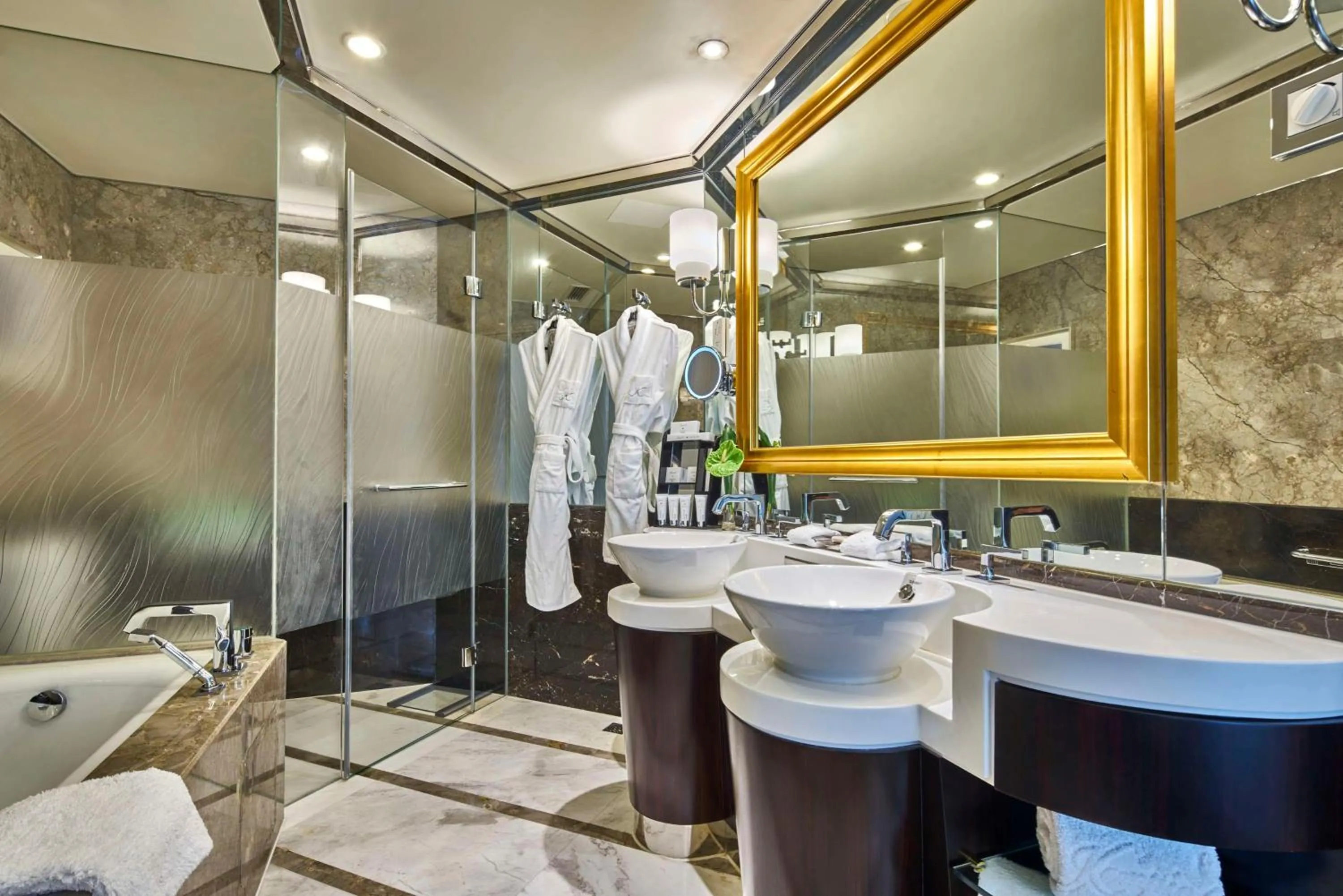 Bedroom, Bathroom in Grand Kempinski Hotel Shanghai