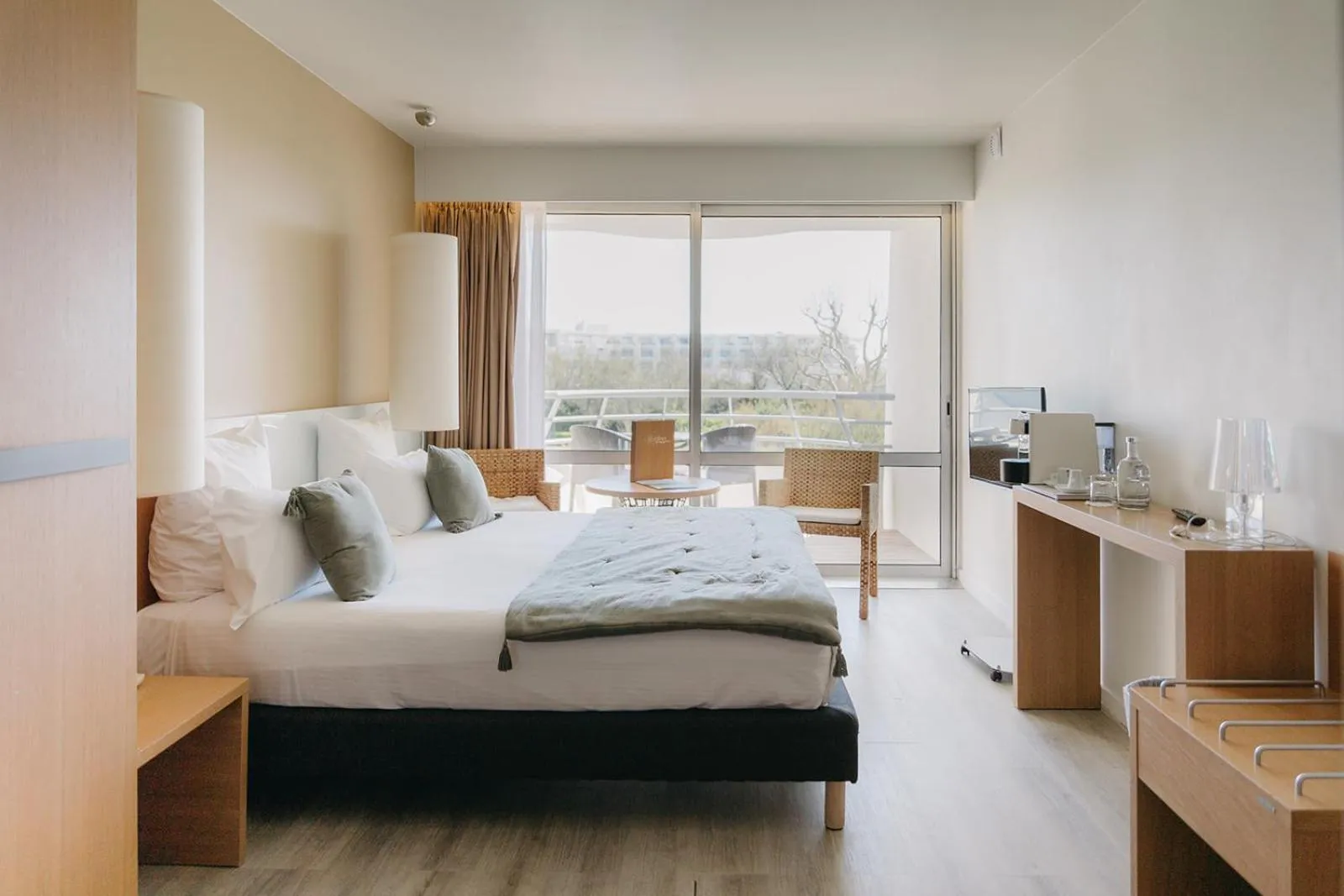 Bed in Hôtel Les Corallines - Thalasso & Resort