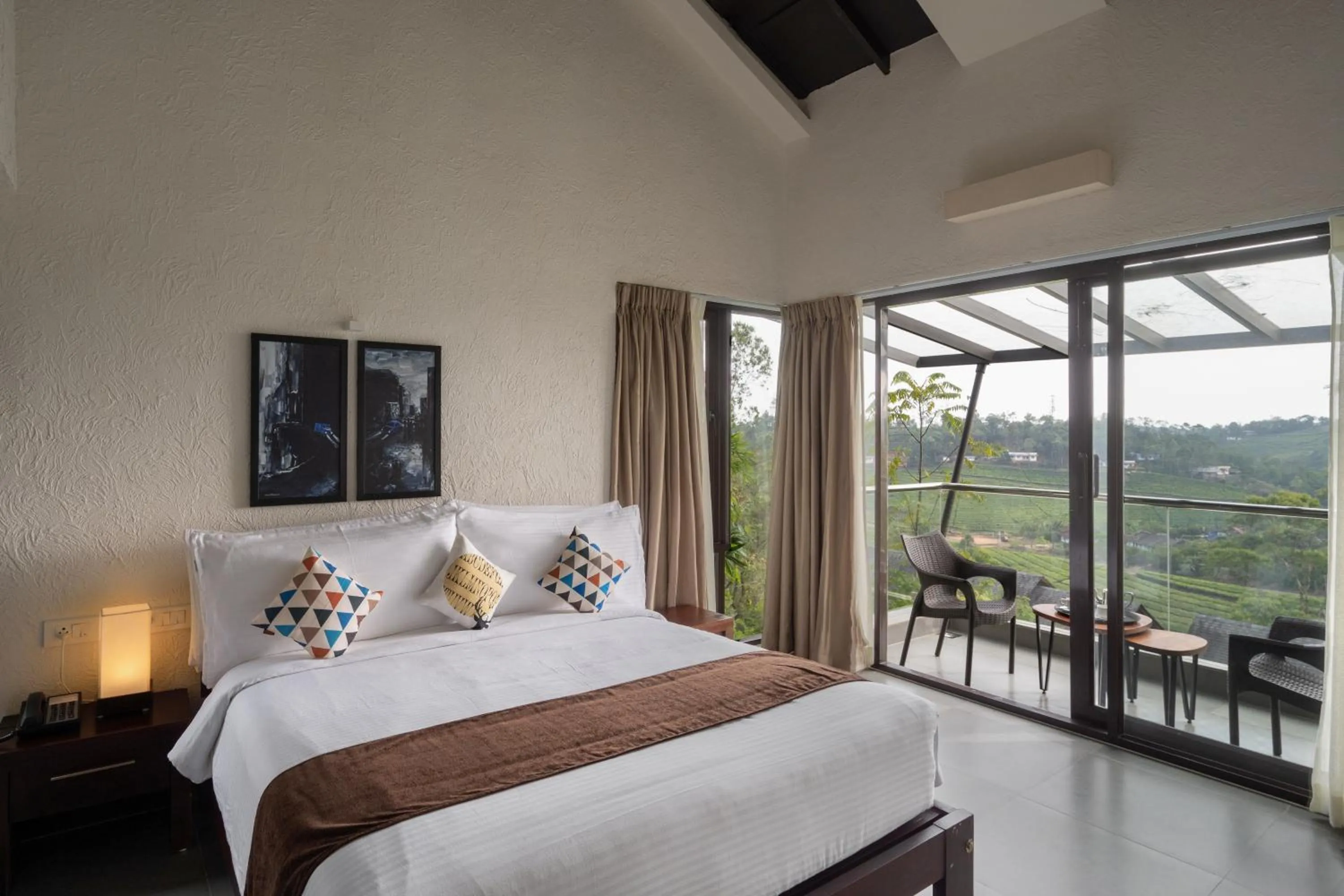 Coffee/tea facilities, Bed in Tea Terrain Resorts & Spa