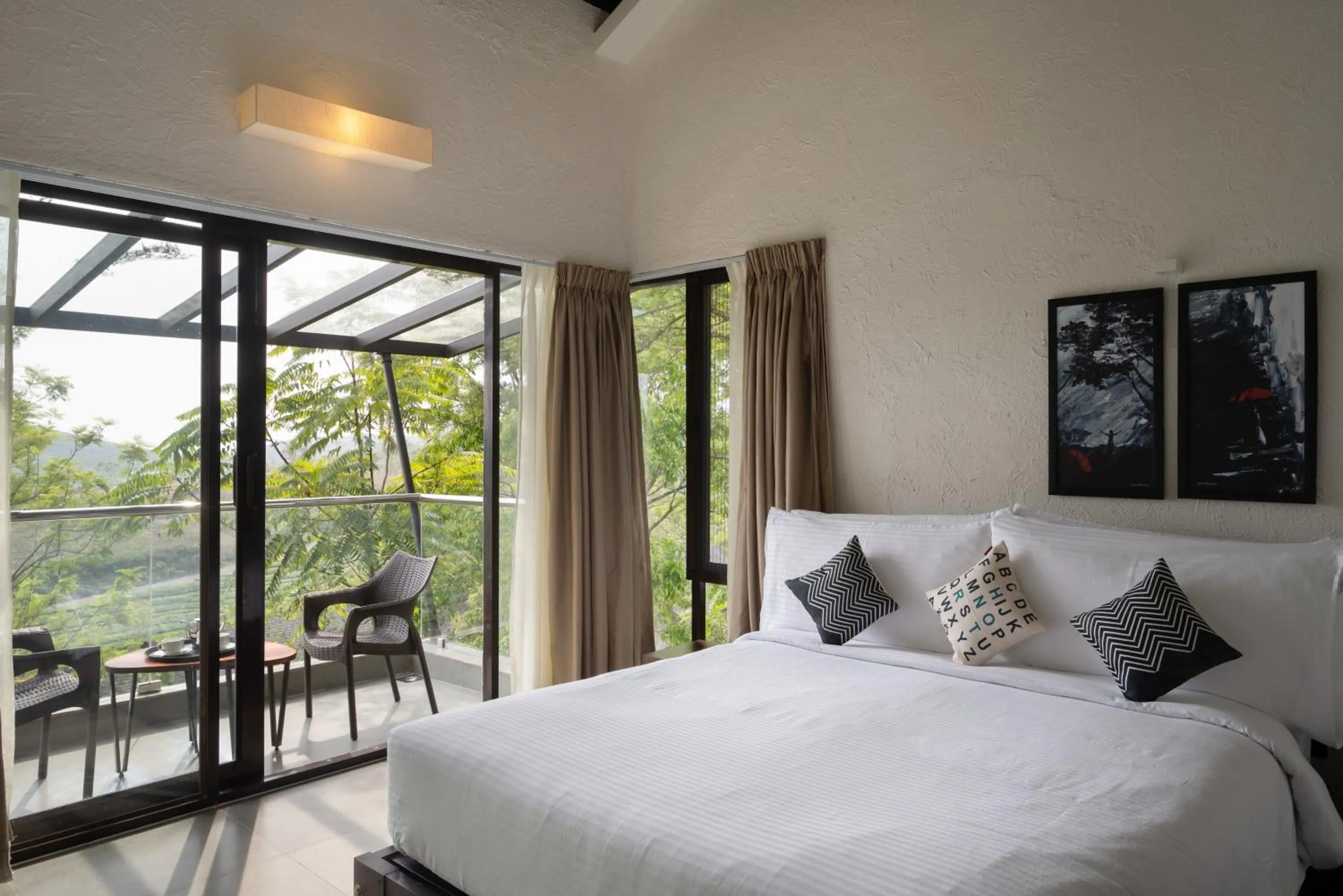 View (from property/room), Bed in Tea Terrain Resorts & Spa