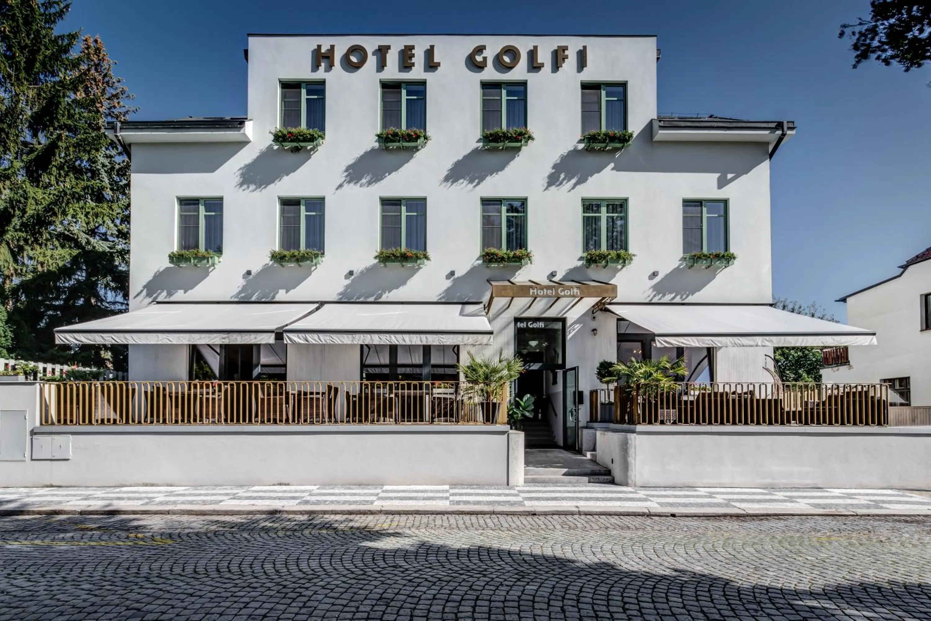 Property building in Hotel Golfi