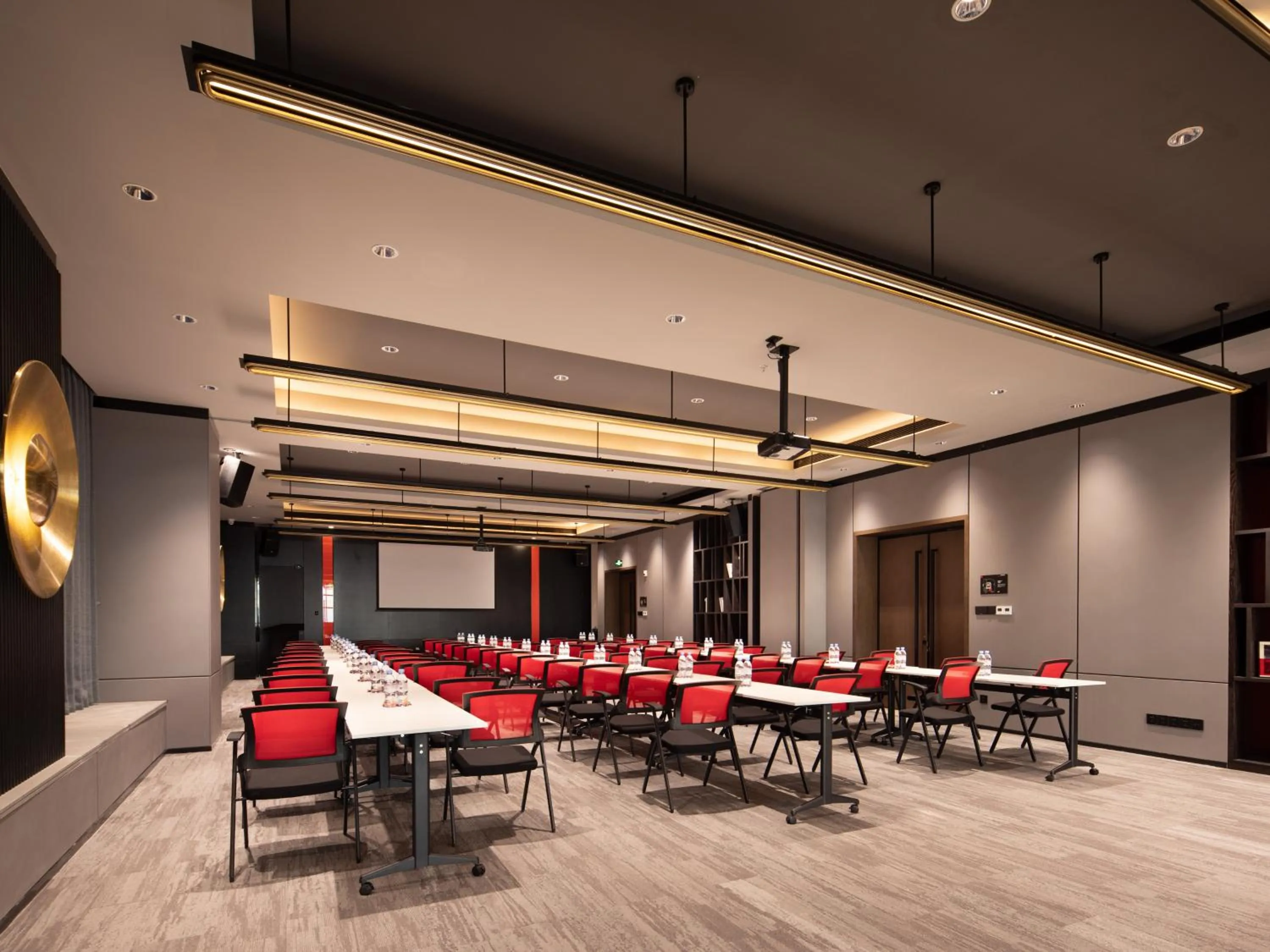 Meeting/conference room in Radisson RED Hotel Zhuhai Gongbei Port