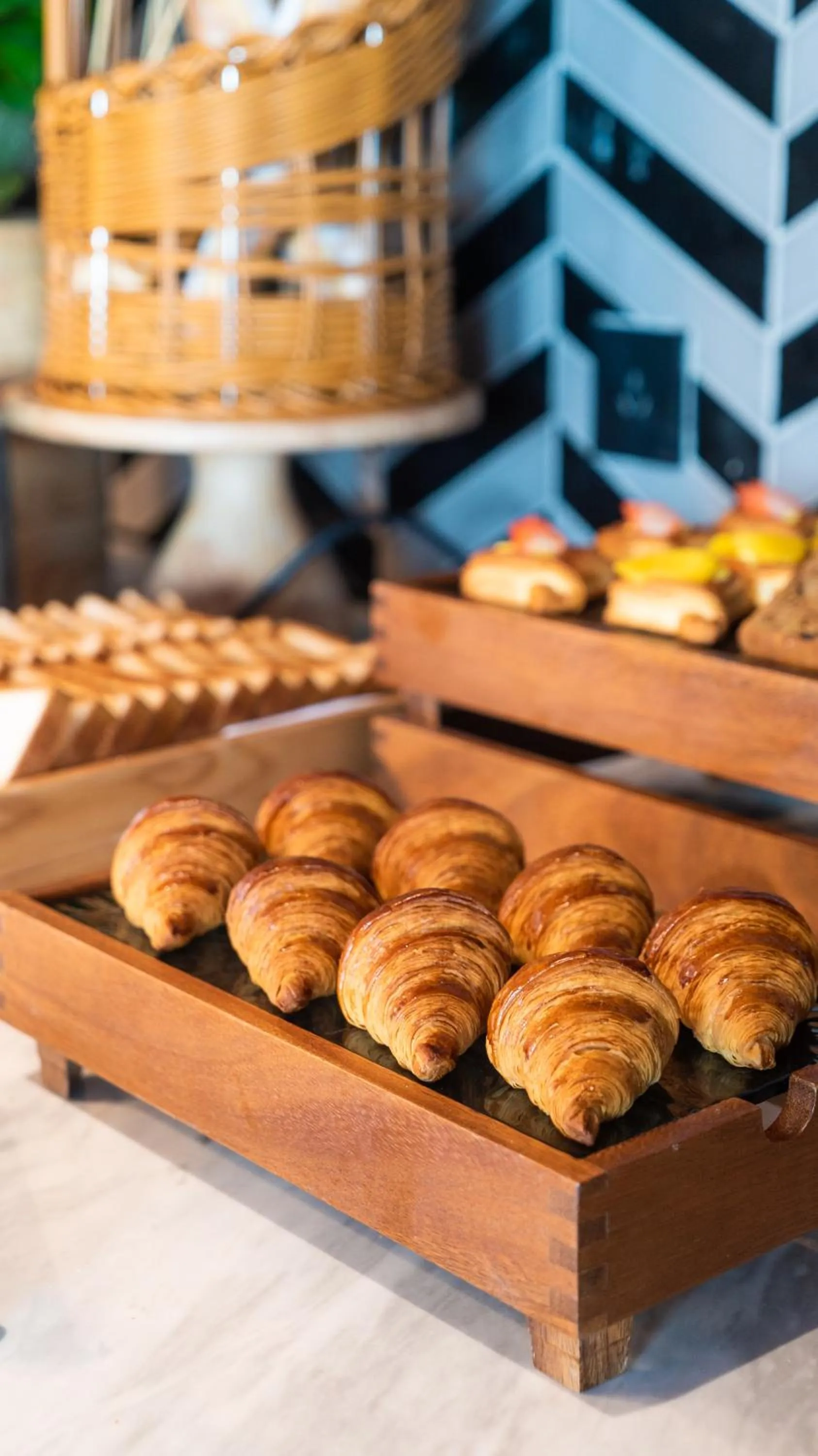 Restaurant/places to eat in Radisson RED Hotel Zhuhai Gongbei Port