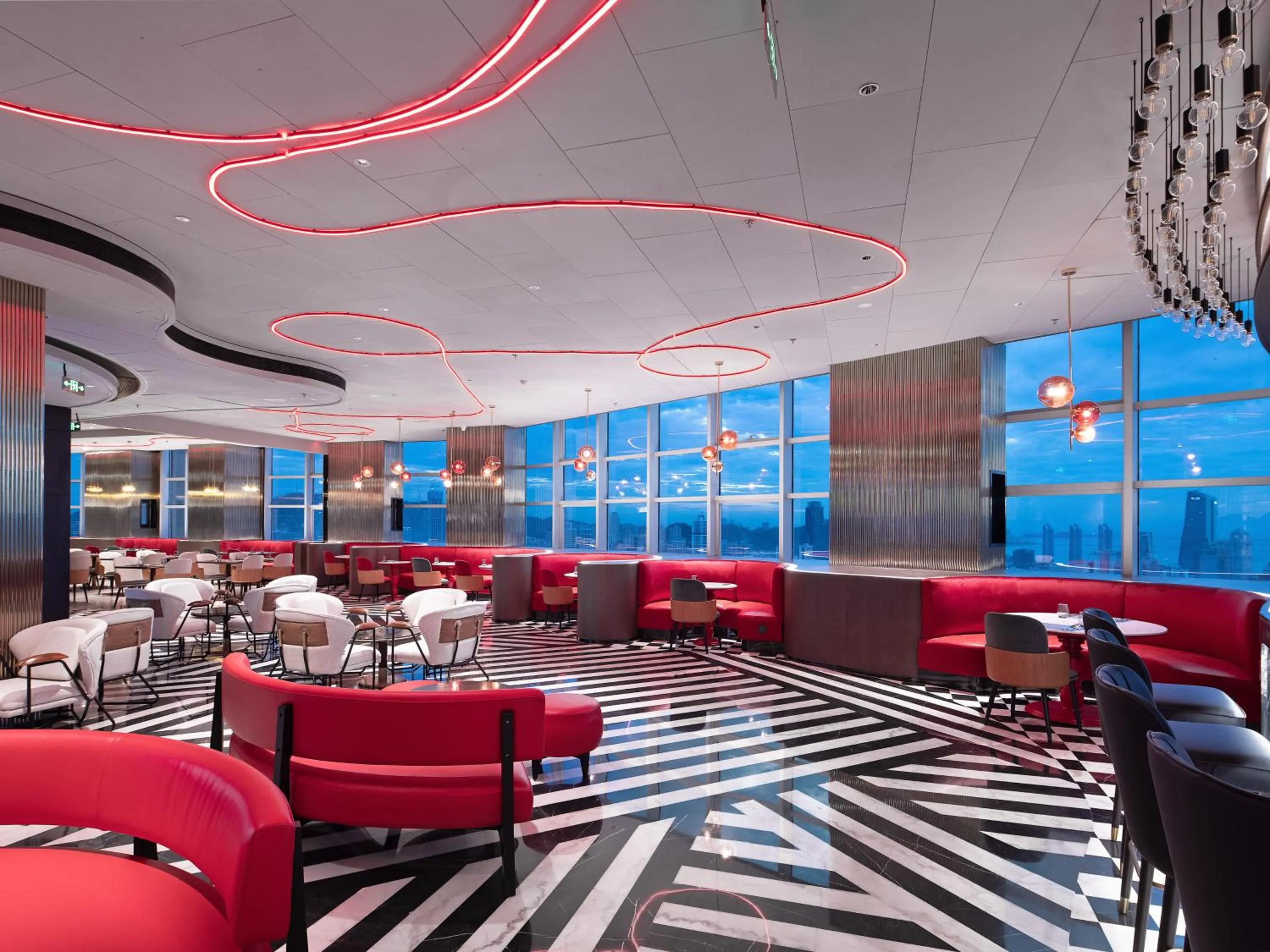 Restaurant/places to eat in Radisson RED Hotel Zhuhai Gongbei Port