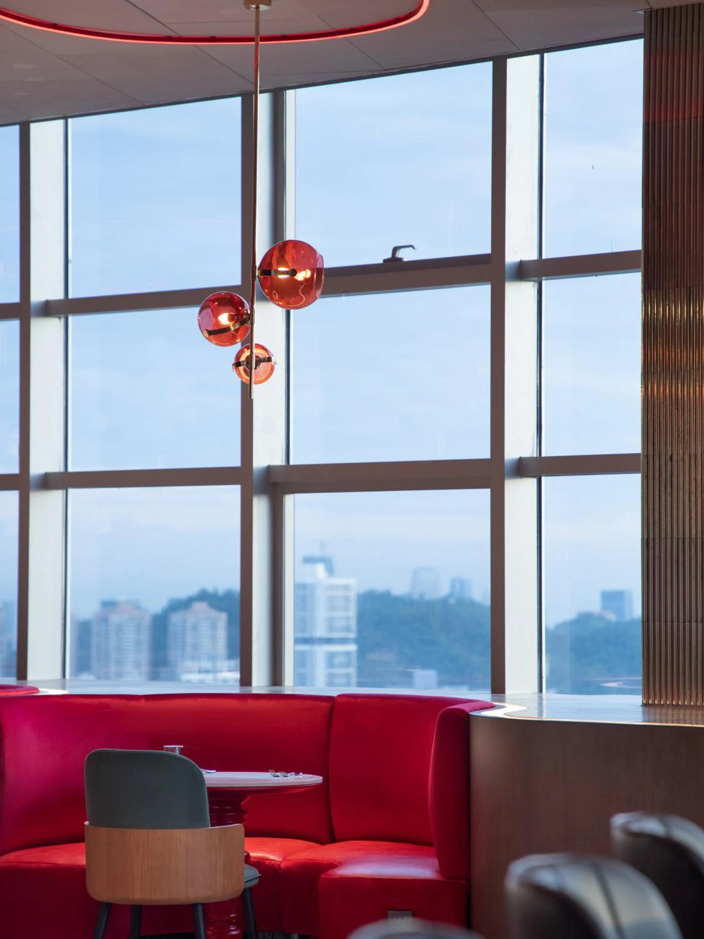 Lounge or bar in Radisson RED Hotel Zhuhai Gongbei Port