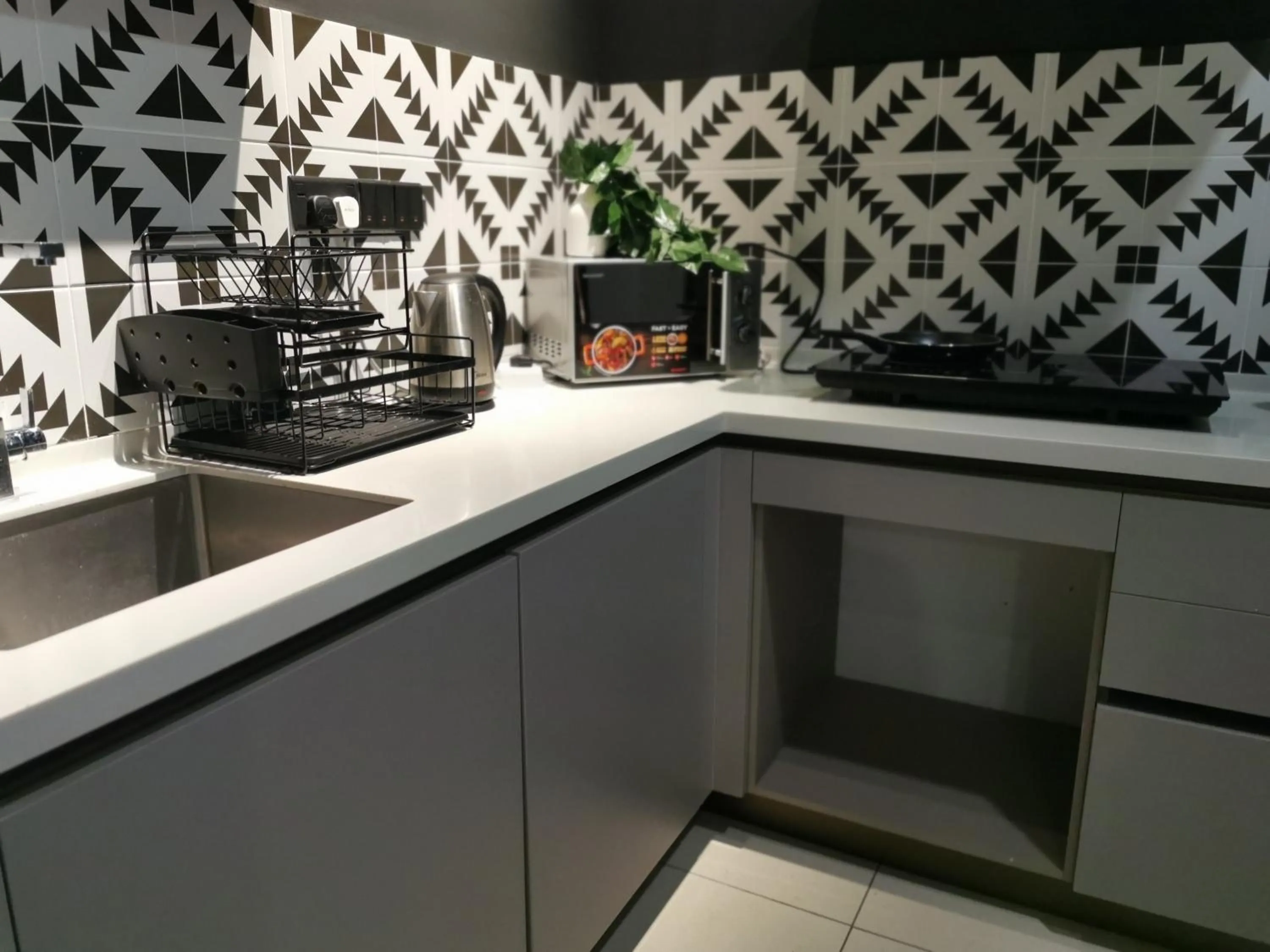 Kitchen or kitchenette in OPUS RESIDENCE KL I HomeBrickz