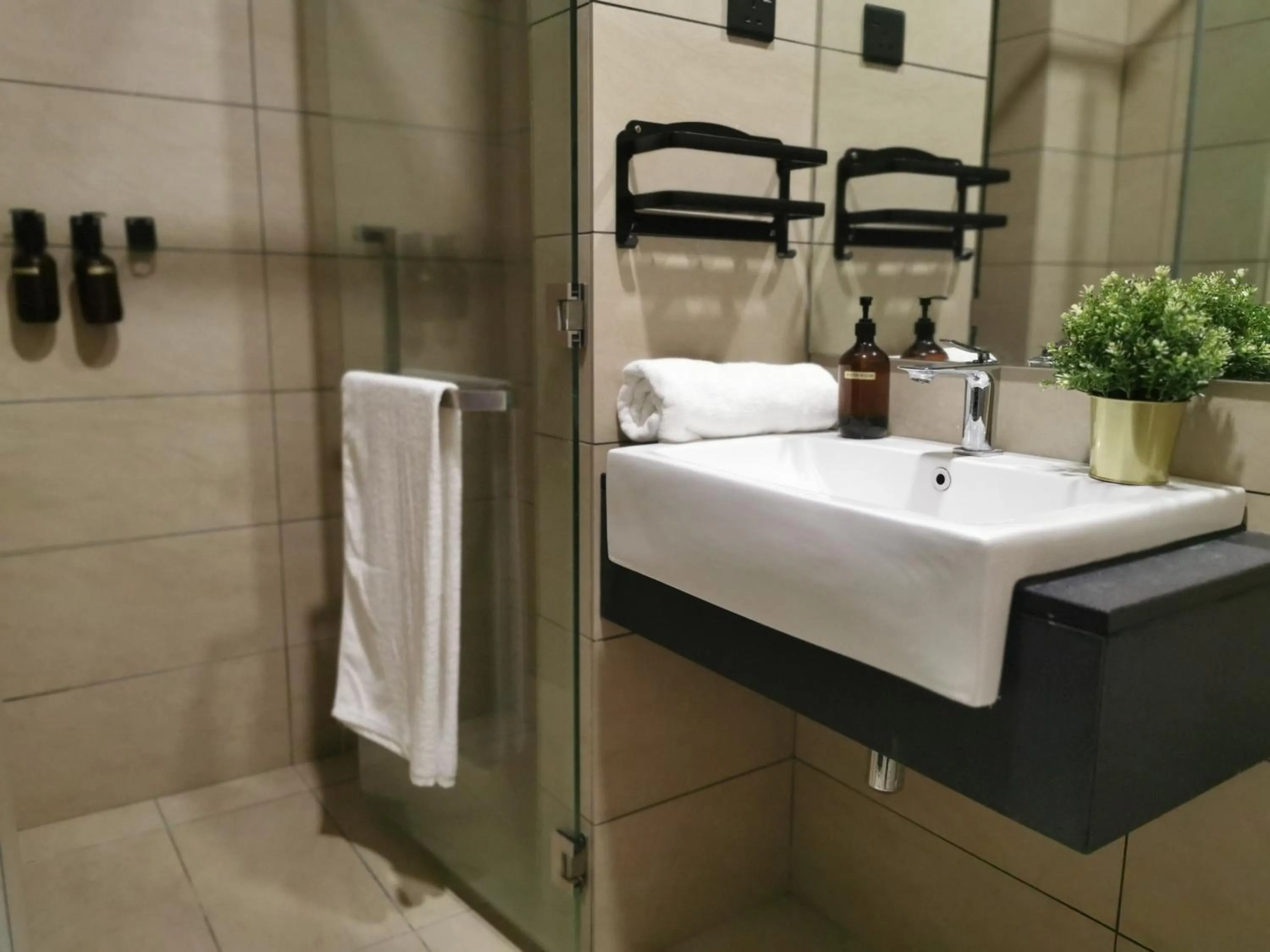 Shower in OPUS RESIDENCE KL I HomeBrickz