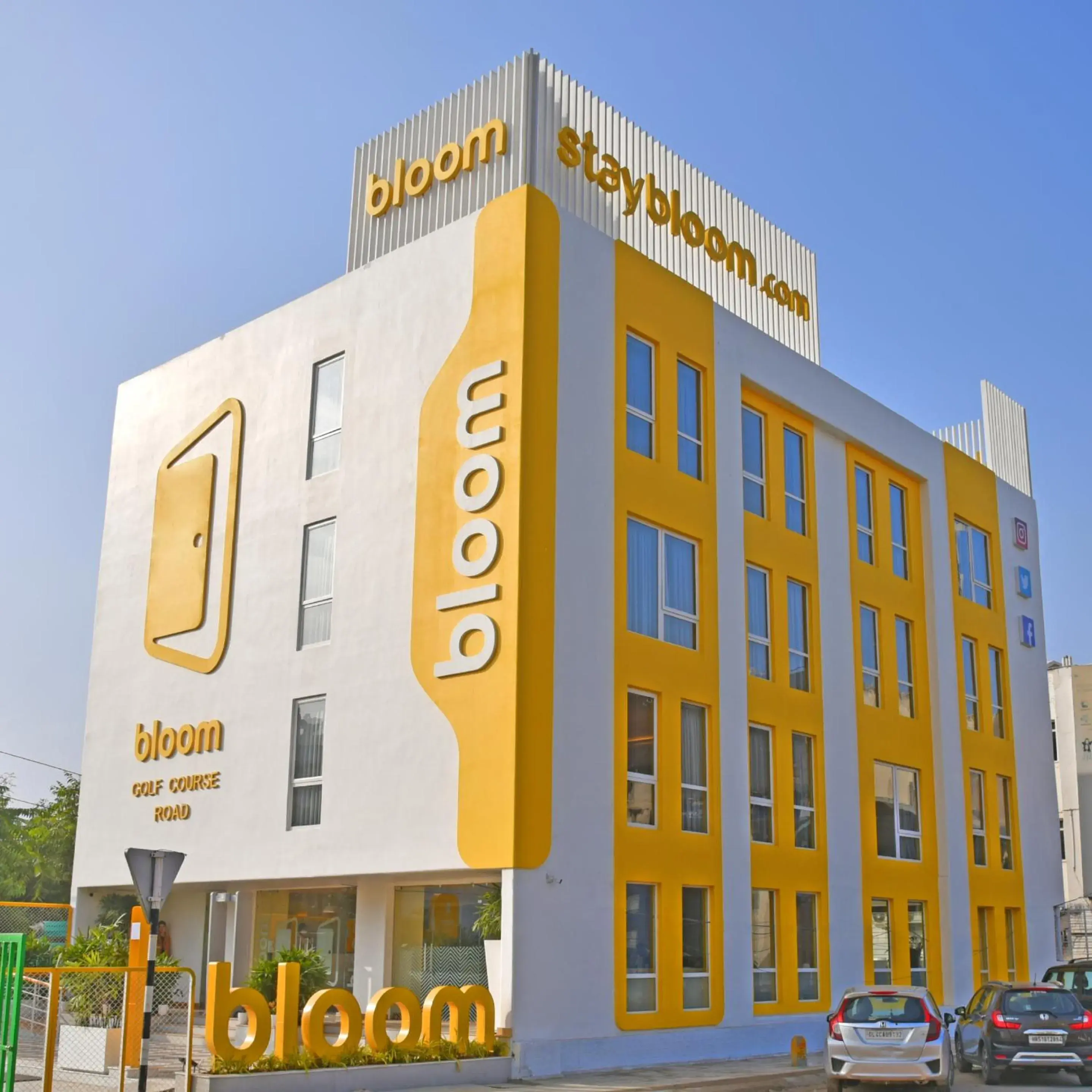 Facade/entrance in Bloom - Golf Course Road Facade/entrance in Bloom - Golf Course Road