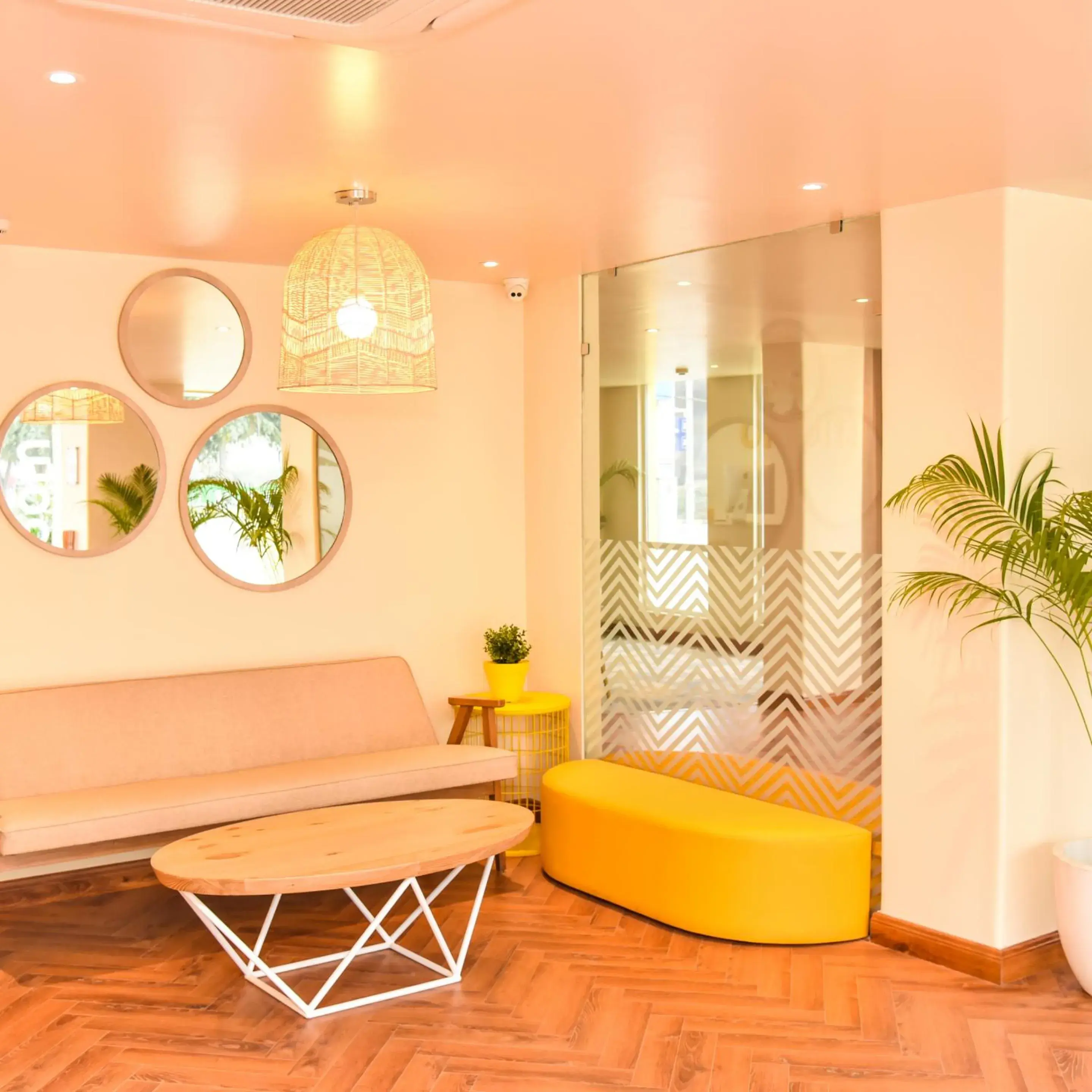 Lobby or reception in Bloom - Golf Course Road Lobby or reception in Bloom - Golf Course Road