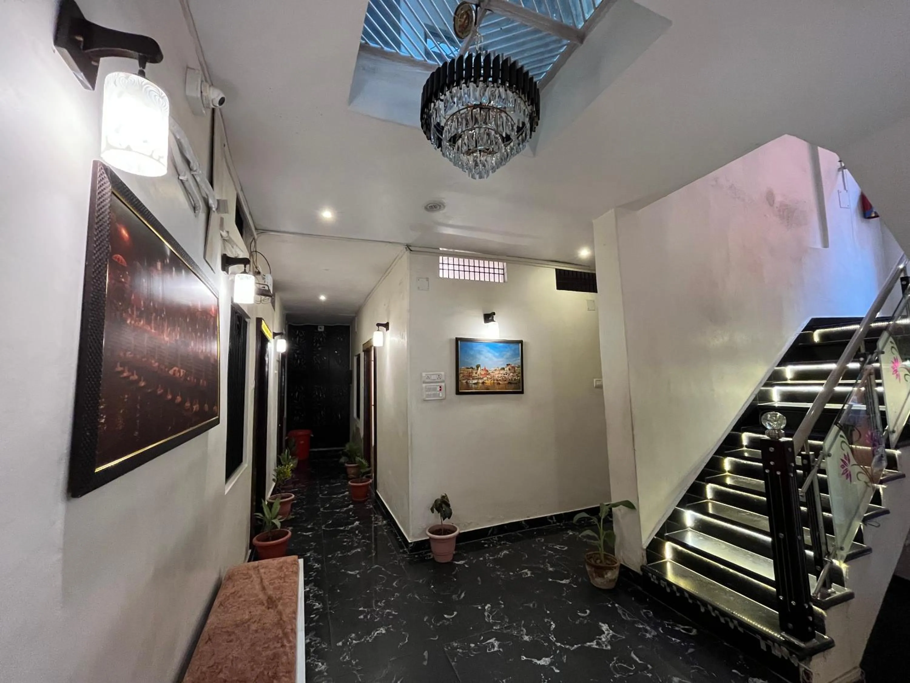 Lobby or reception in Hotel Shannti Inn