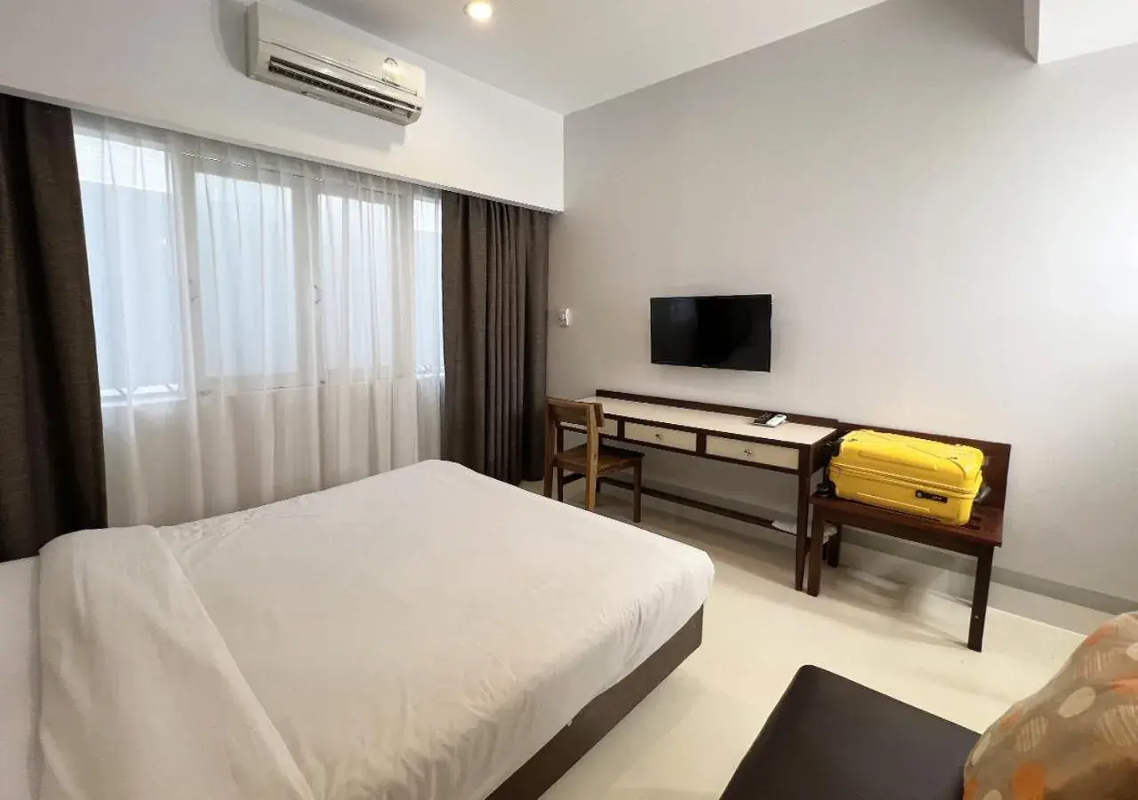 Bedroom, Bed in Niagara Hotel Bedroom, Bed in Niagara Hotel