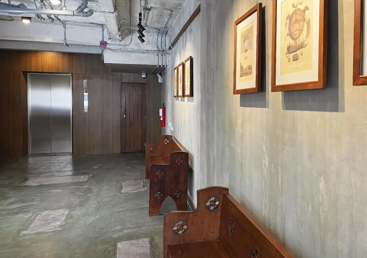 Facade/entrance in Niagara Hotel Facade/entrance in Niagara Hotel