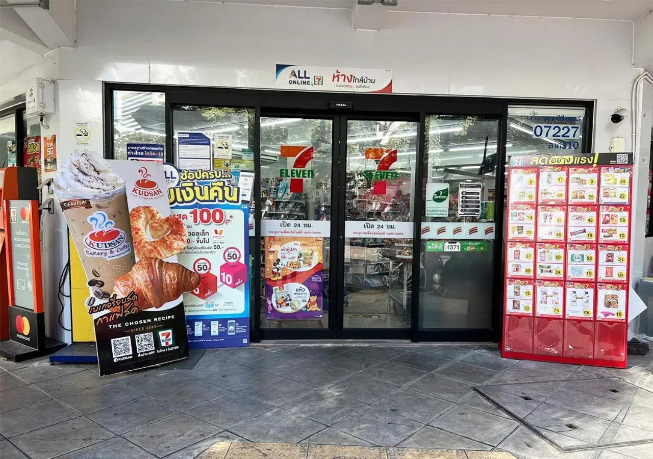 Property building in Niagara Hotel Property building in Niagara Hotel