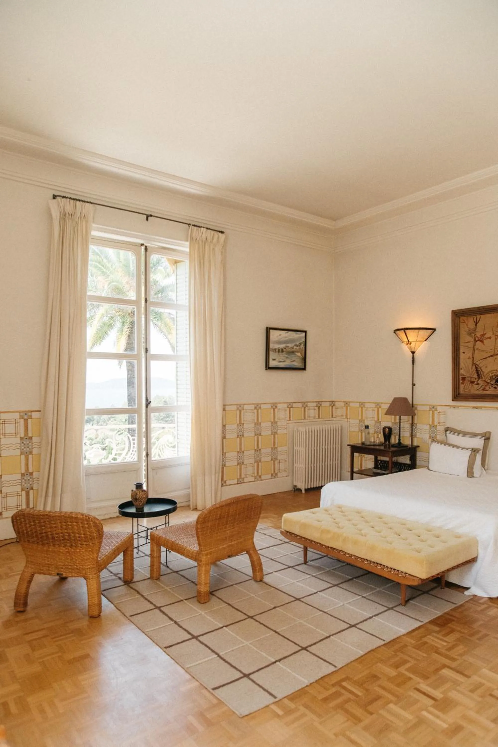 Bedroom, Bed in Exclusive waterfront villa in Domaine Rocabella - French Riviera