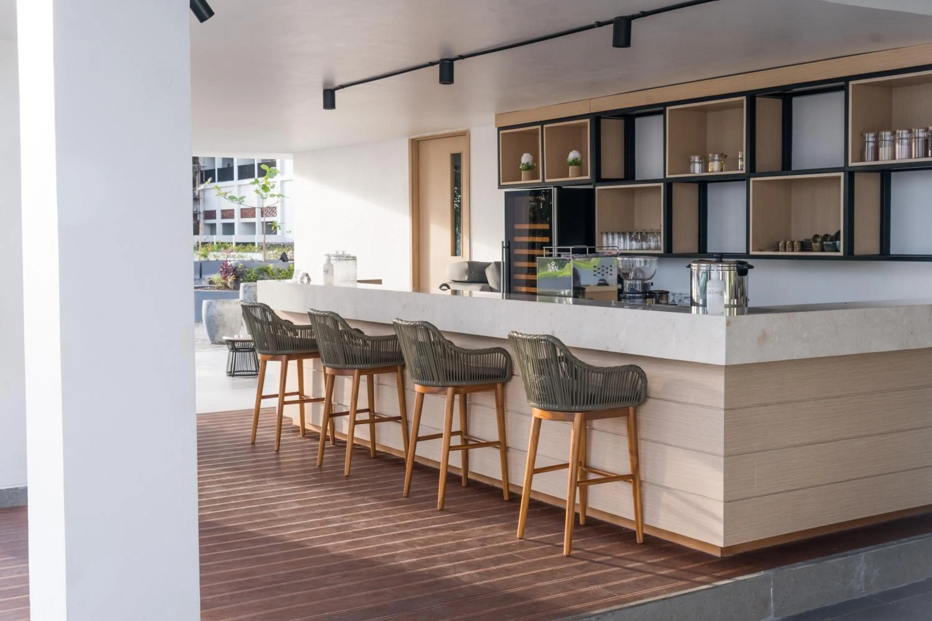 Restaurant/places to eat in Tahuna Beach Hotel and Resort