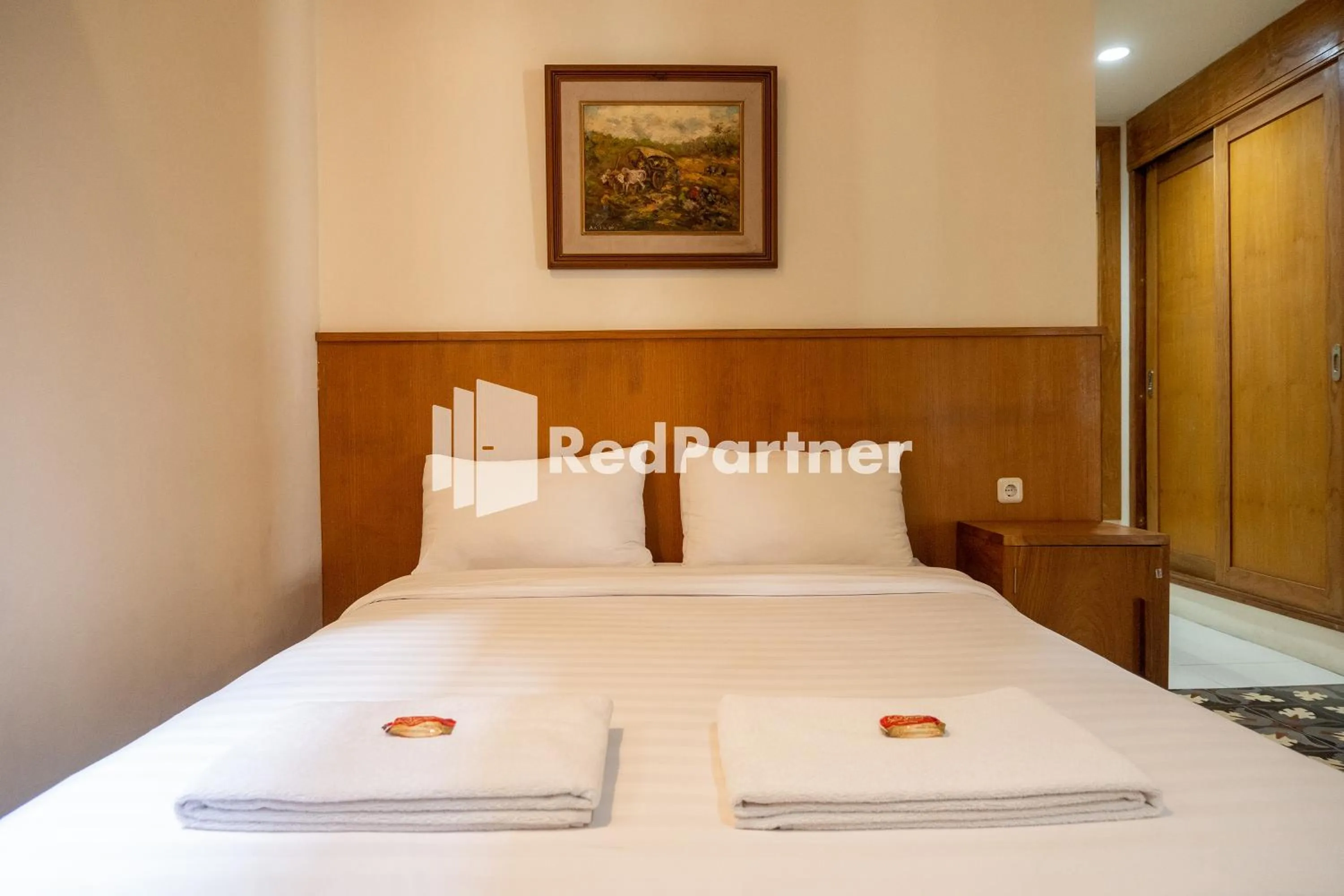 Bedroom, Bed in Villa Dora Jogja near Malioboro Area Mitra RedDoorz