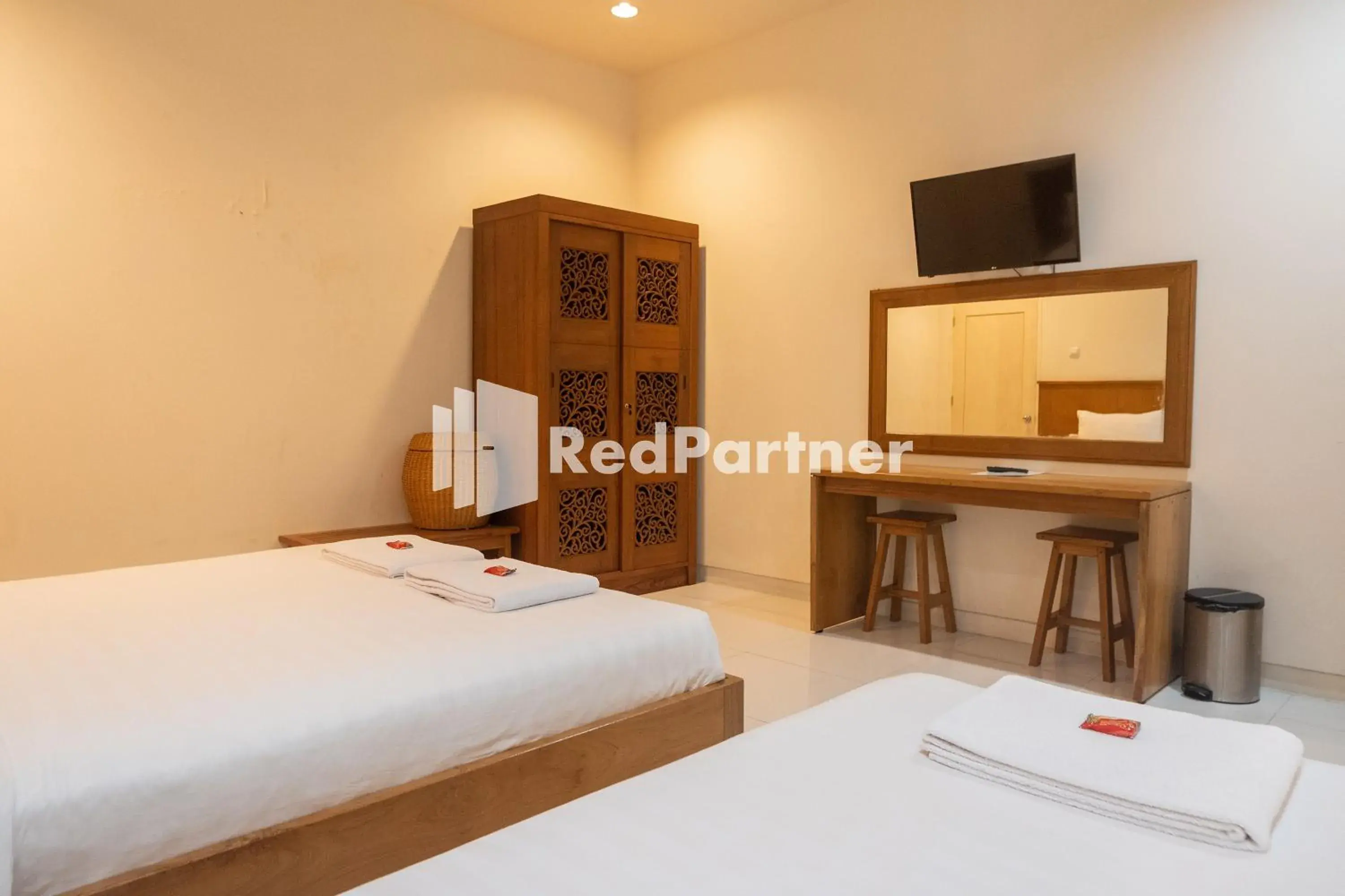 Bedroom, Bed in Villa Dora Jogja near Malioboro Area Mitra RedDoorz Bedroom, Bed in Villa Dora Jogja near Malioboro Area Mitra RedDoorz