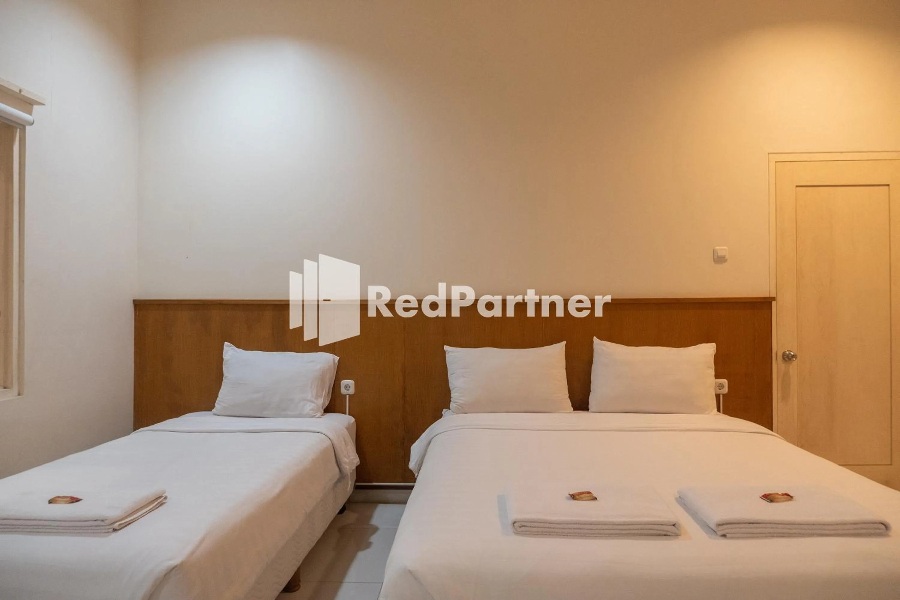 Bedroom, Bed in Villa Dora Jogja near Malioboro Area Mitra RedDoorz