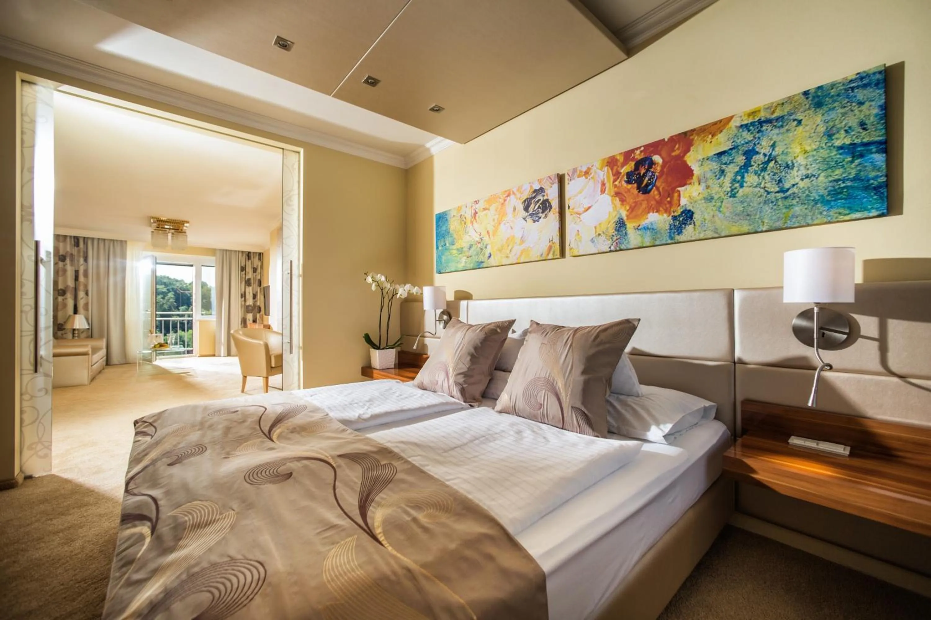 Bed in Thermalhotel Leitner