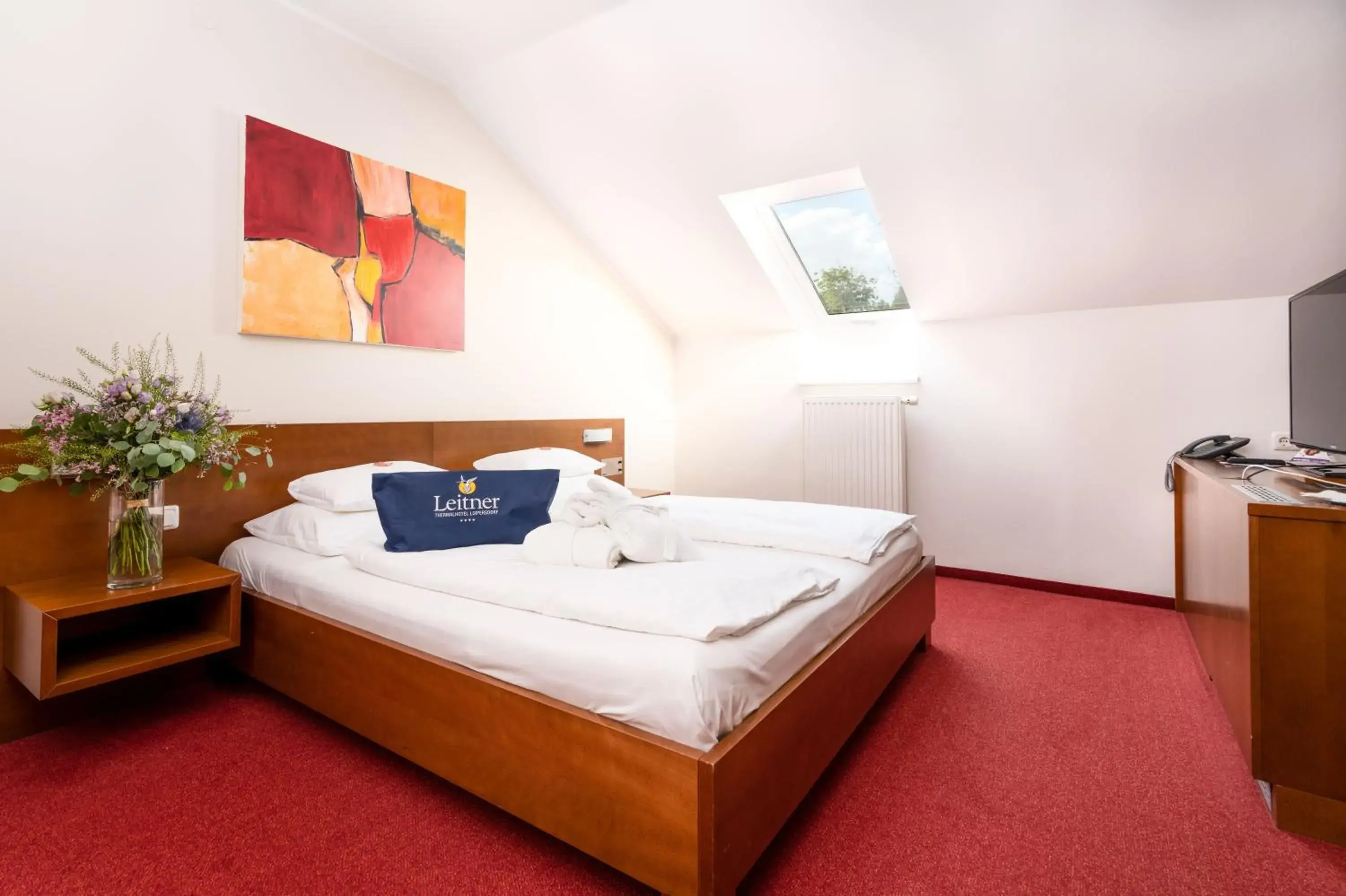 Large Double Room with Thermal Bath Access in Thermalhotel Leitner Large Double Room with Thermal Bath Access in Thermalhotel Leitner