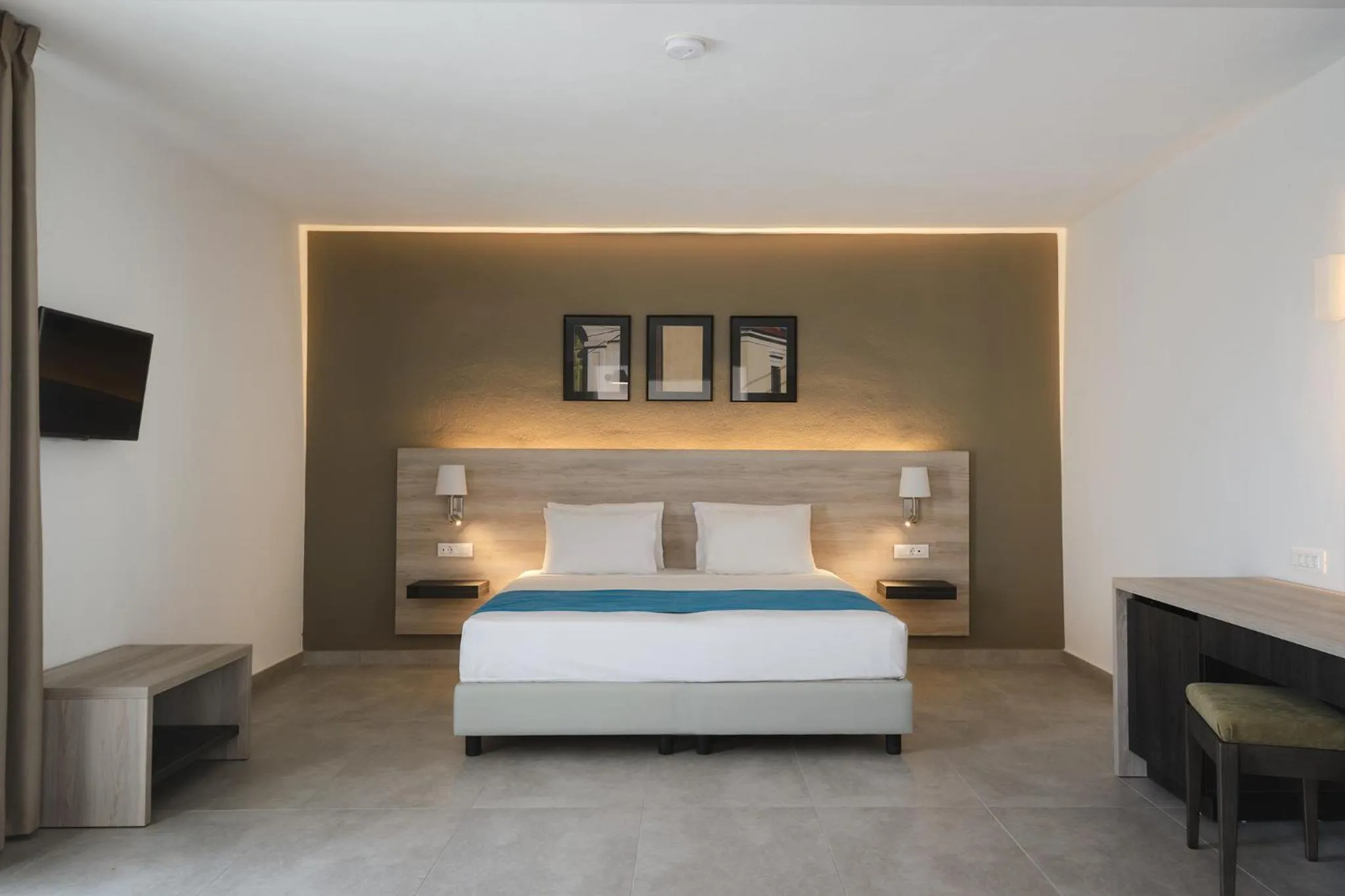 Bedroom, Bed in Aeolian Village Beach Resort