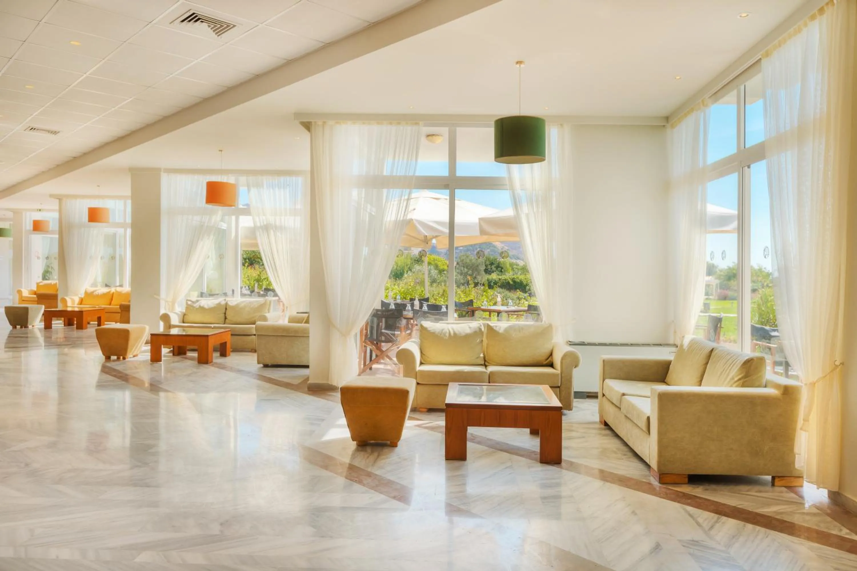 Lounge or bar in Aeolian Village Beach Resort