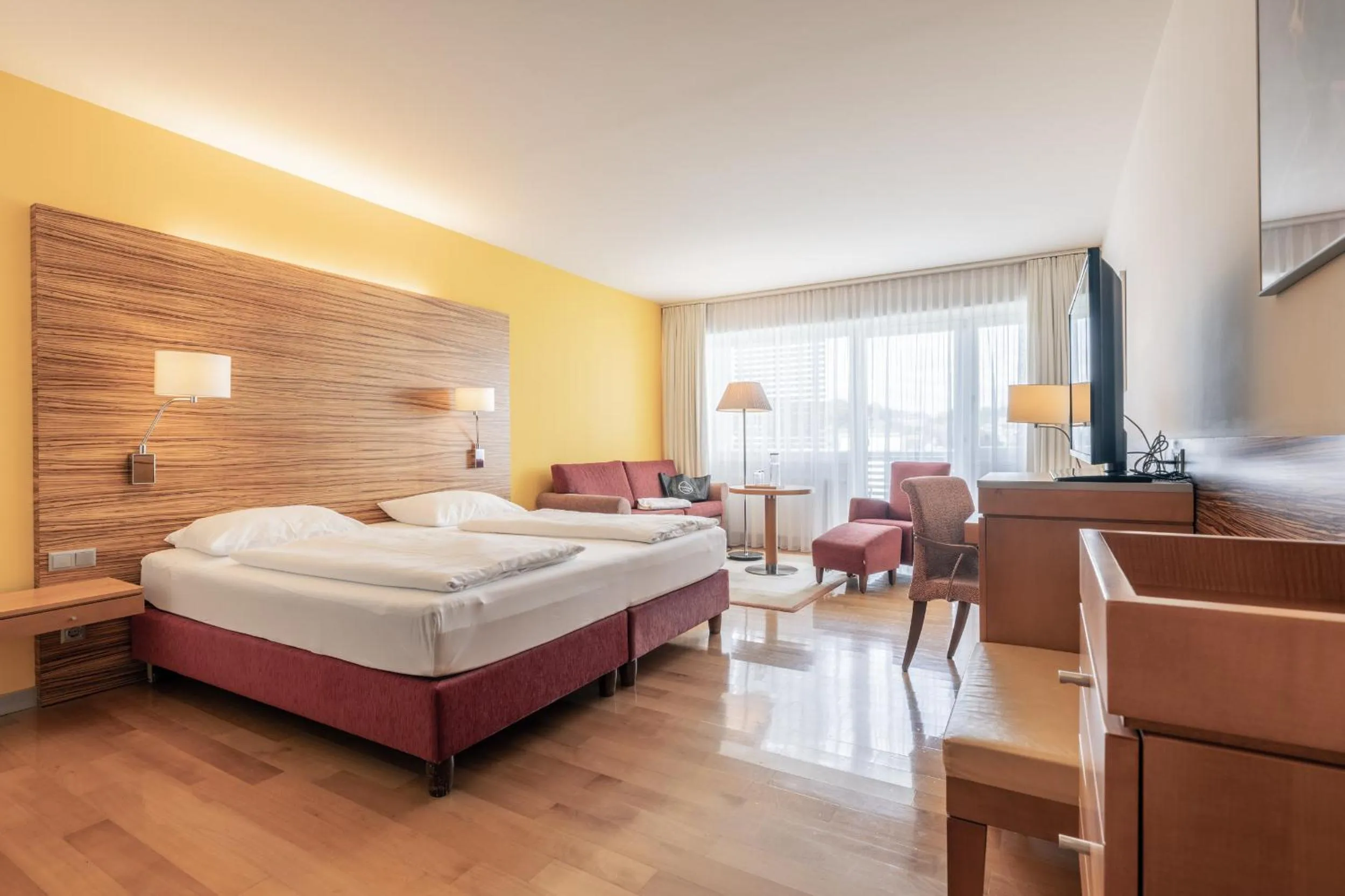 Photo of the whole room, Bed in Reduce Hotel Vital