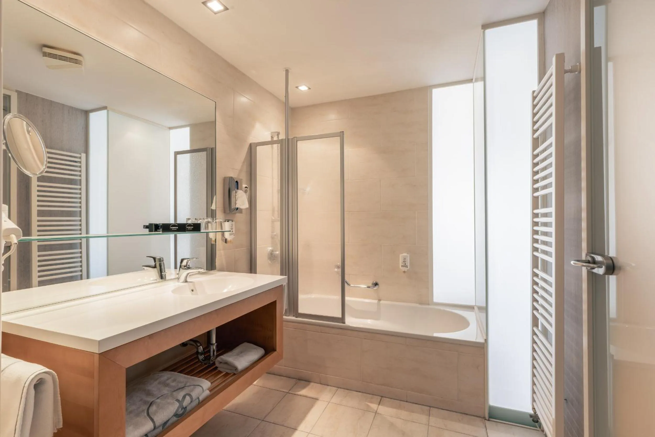 Bathroom in Reduce Hotel Vital