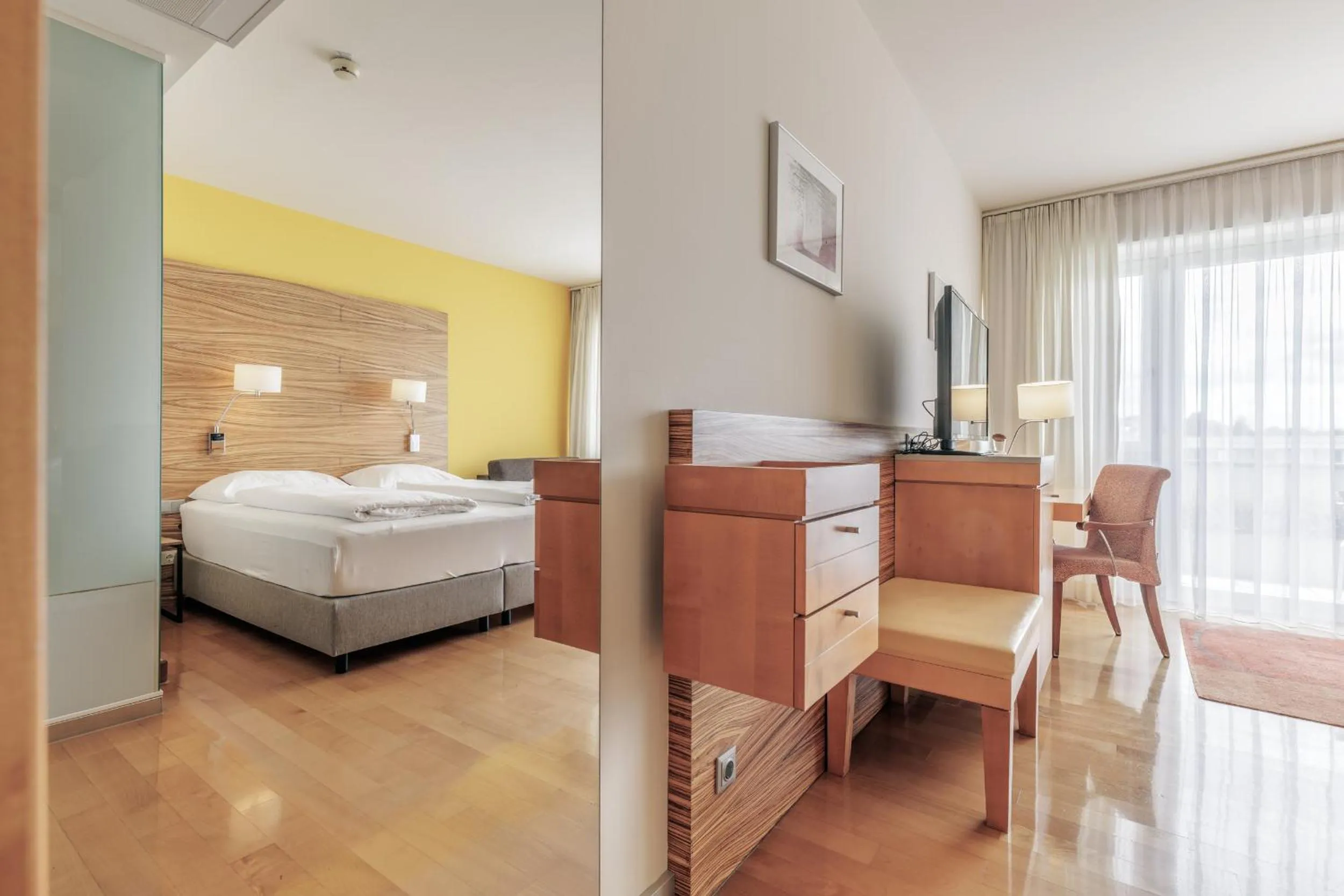 Photo of the whole room, Bed in Reduce Hotel Vital