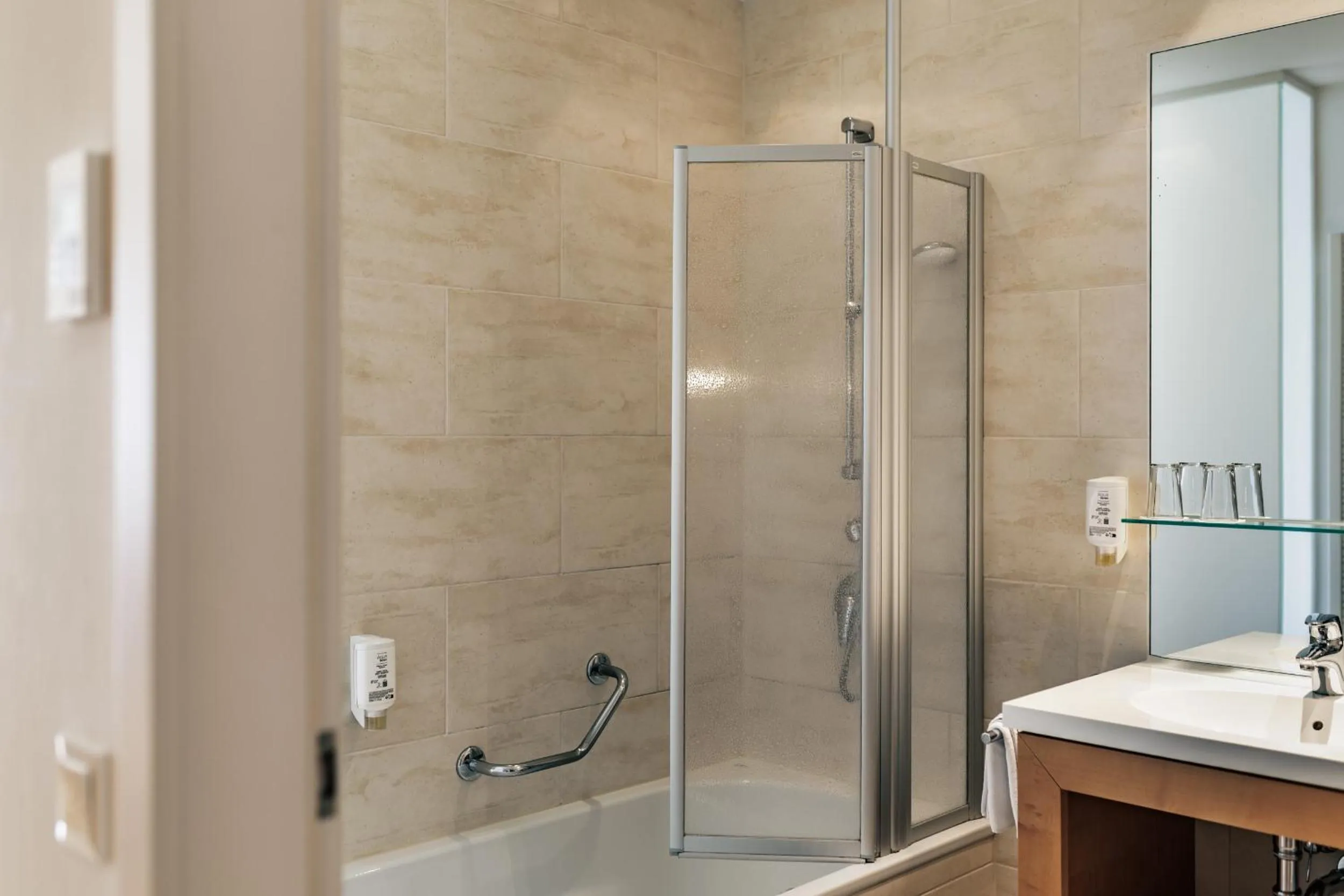 Bathroom in Reduce Hotel Vital