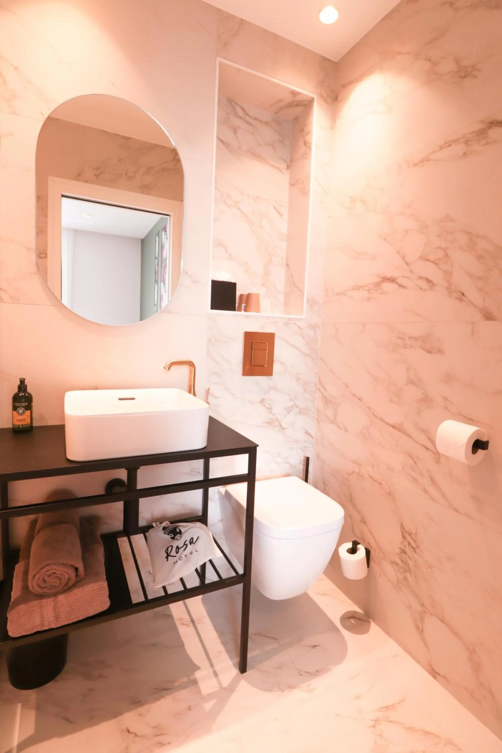 Bathroom in Rosa Hotel