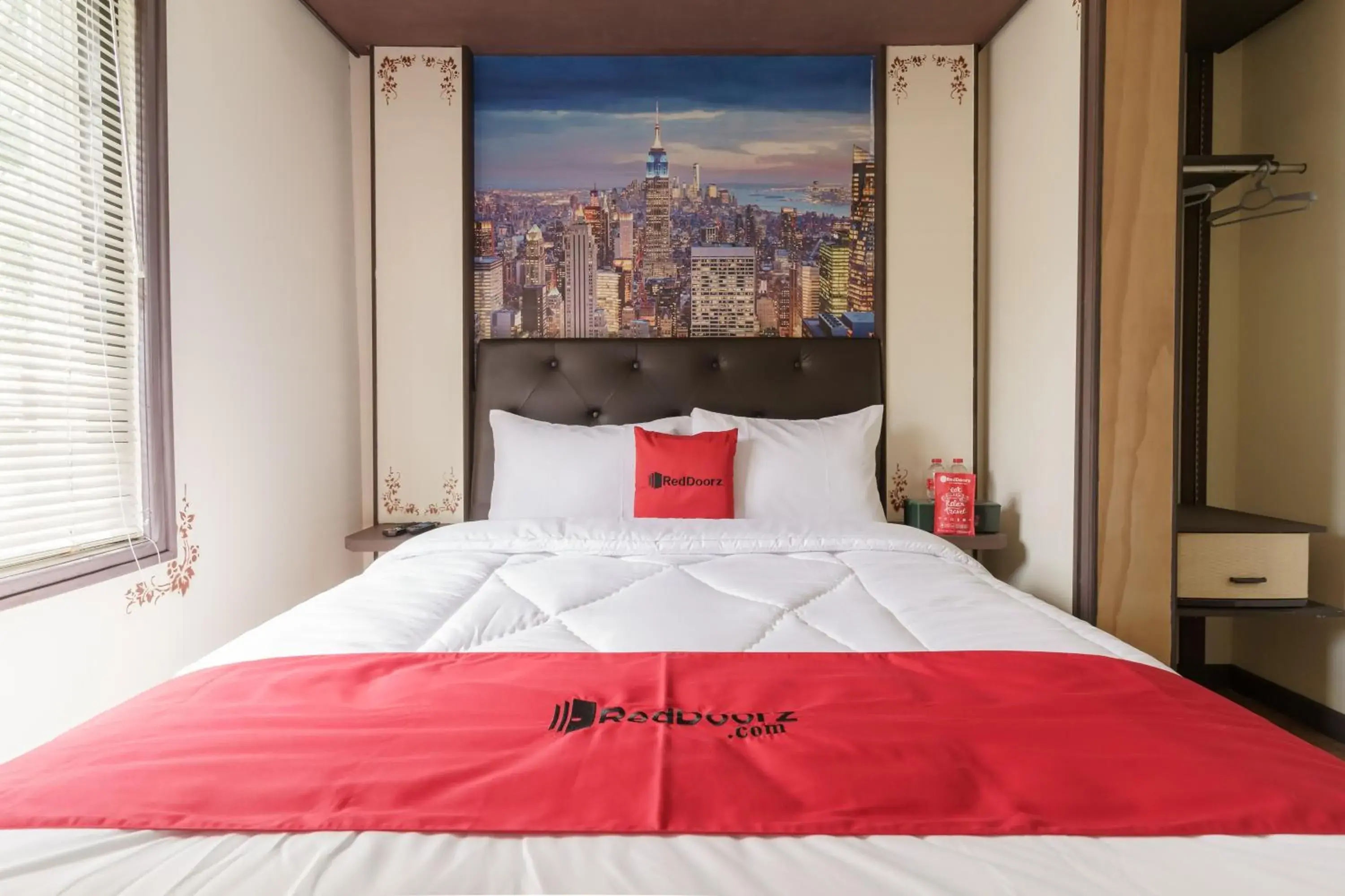 Bed in RedDoorz Plus @ Pondok Labu Bed in RedDoorz Plus @ Pondok Labu