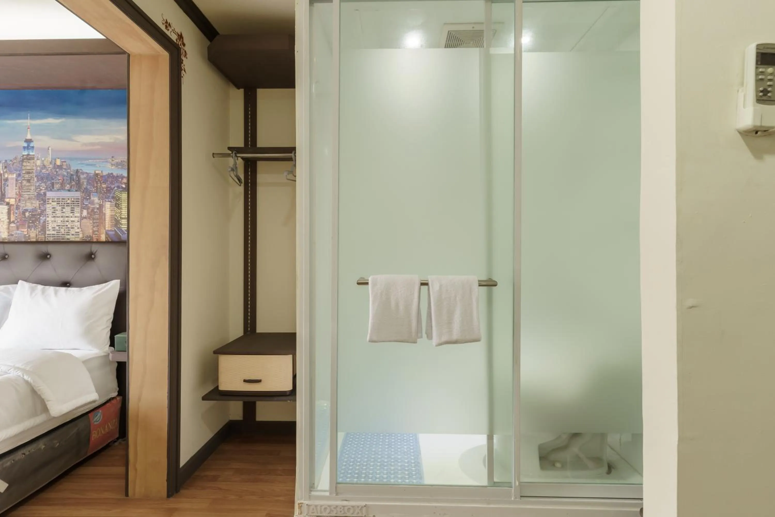 Bed in RedDoorz Plus @ Pondok Labu